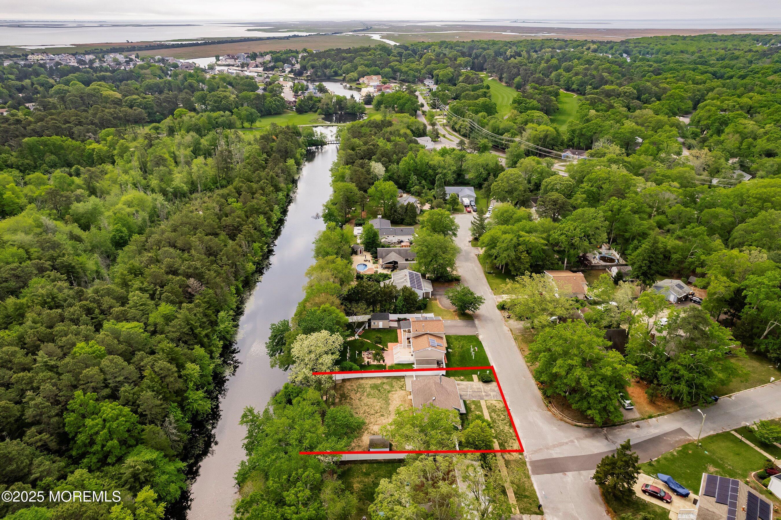 11 River Crest Drive