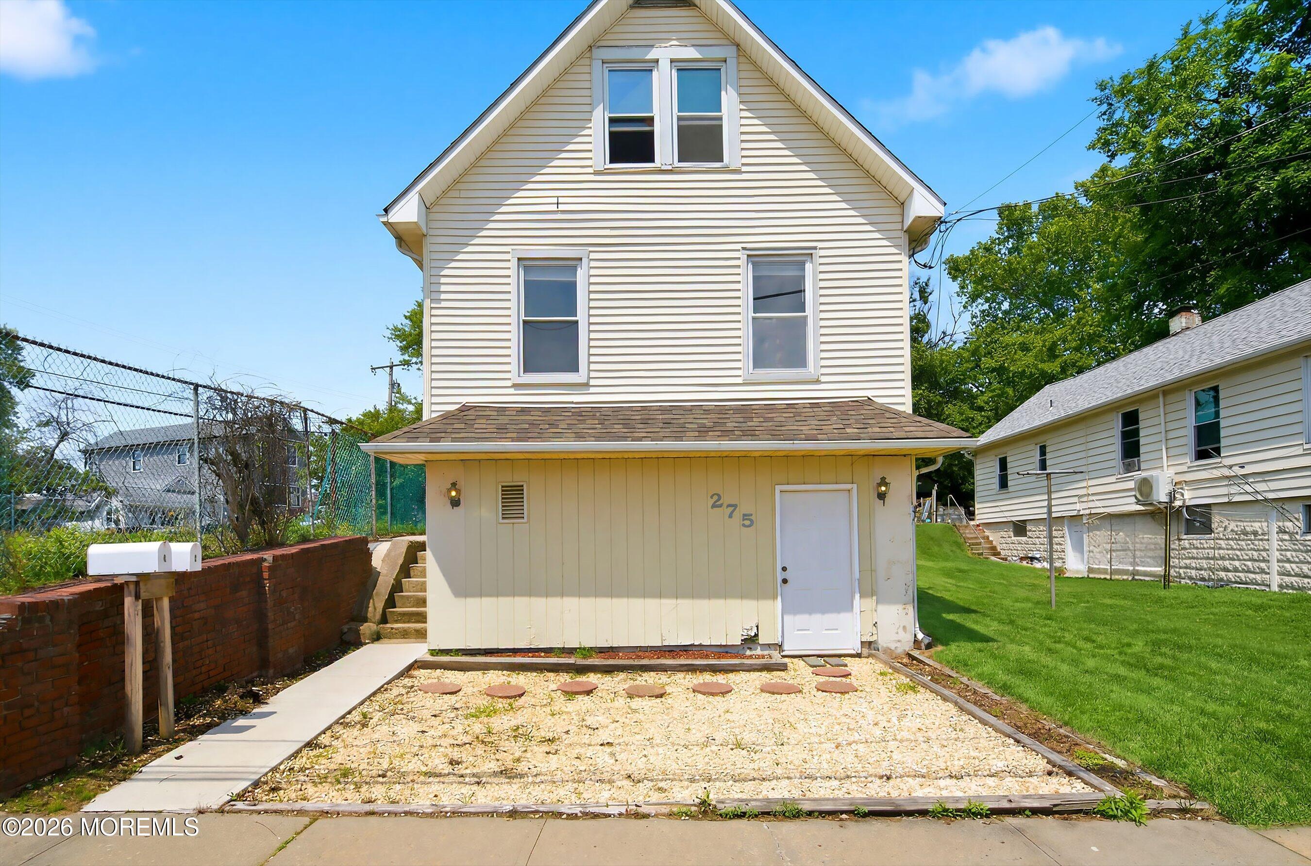 275 Laurence Parkway