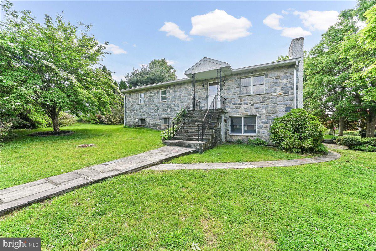1359 PEACH STREET