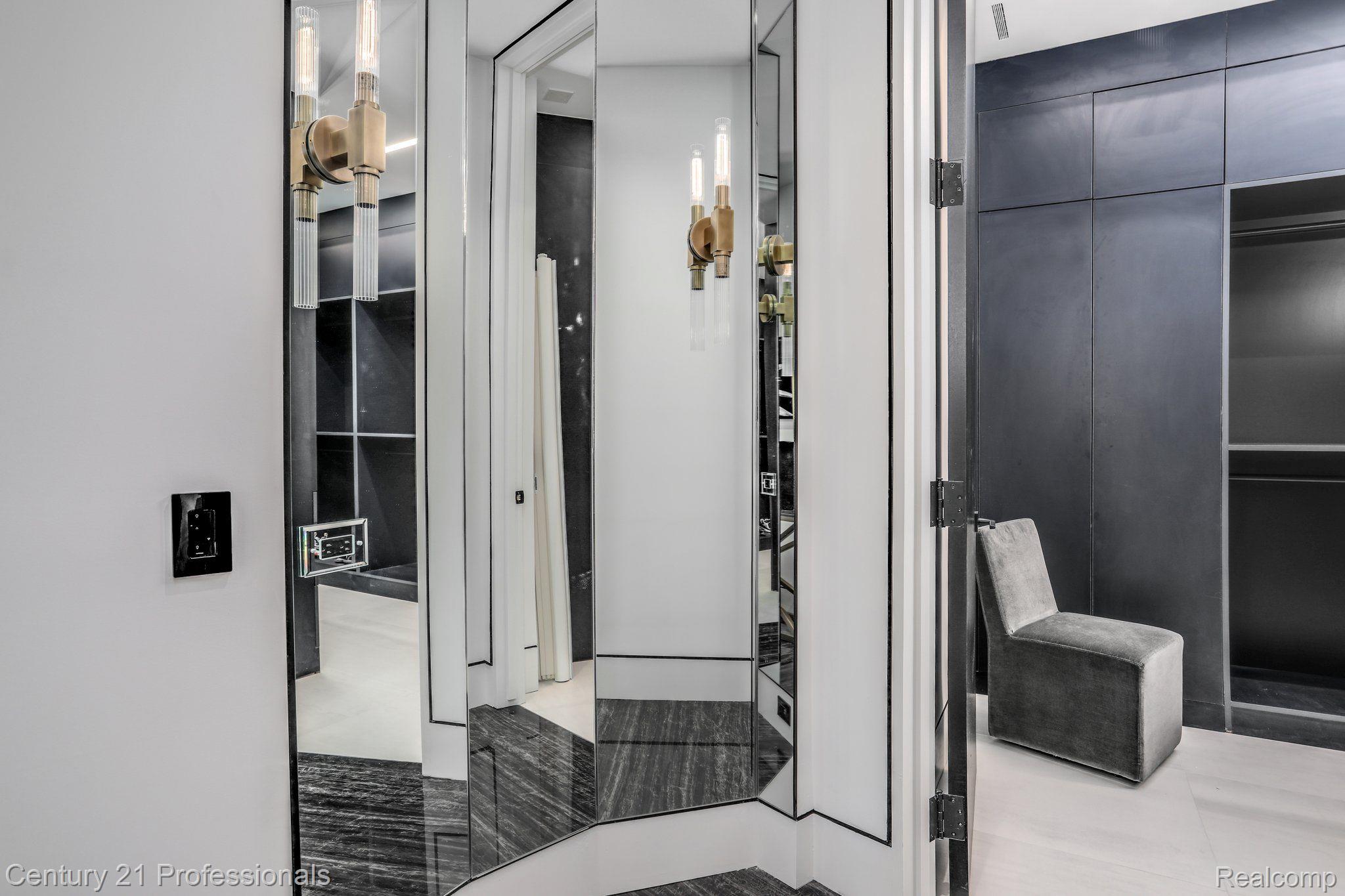 34901 WOODWARD Ave Unit #2 Avenue