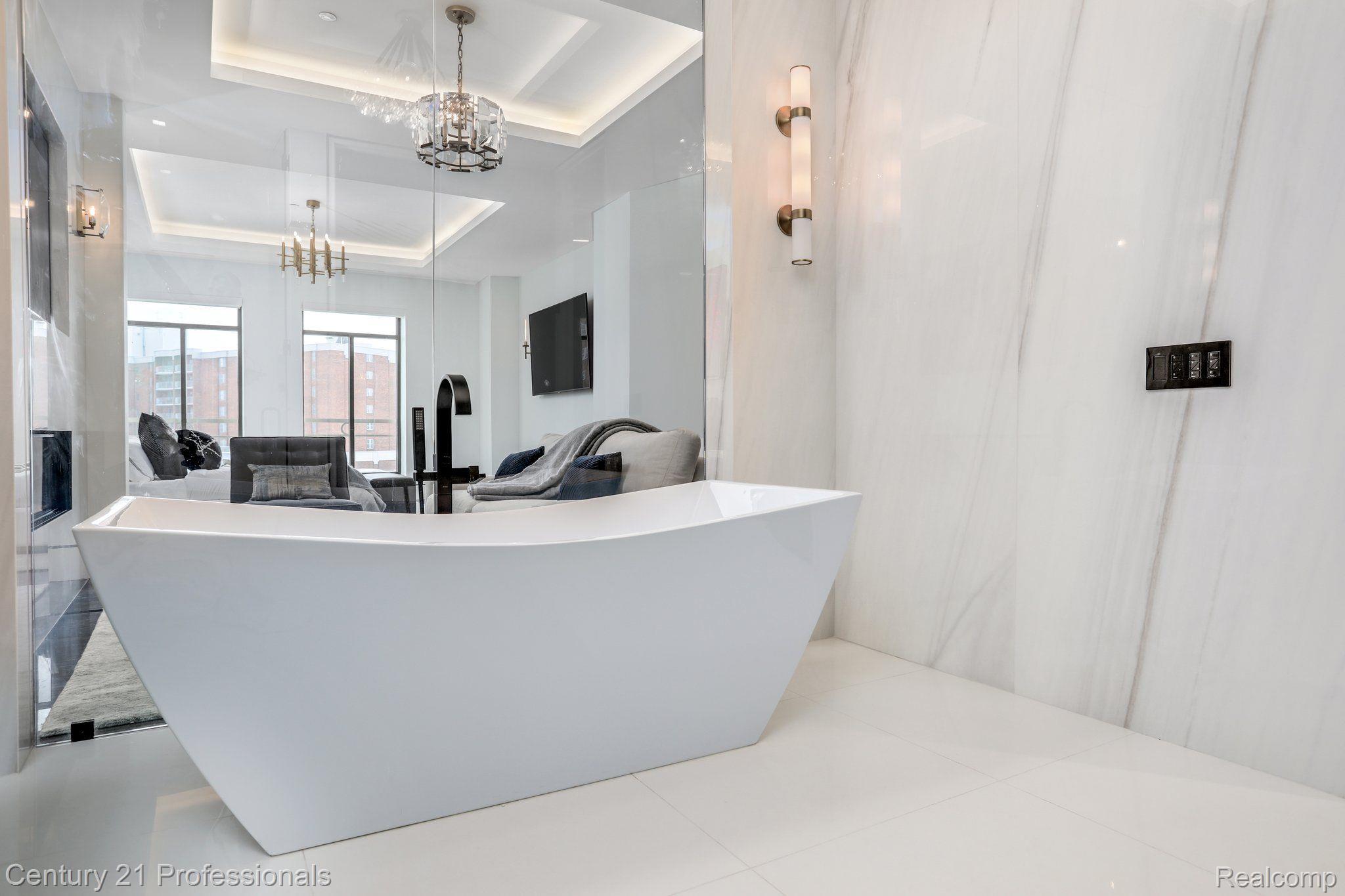 34901 WOODWARD Ave Unit #2 Avenue