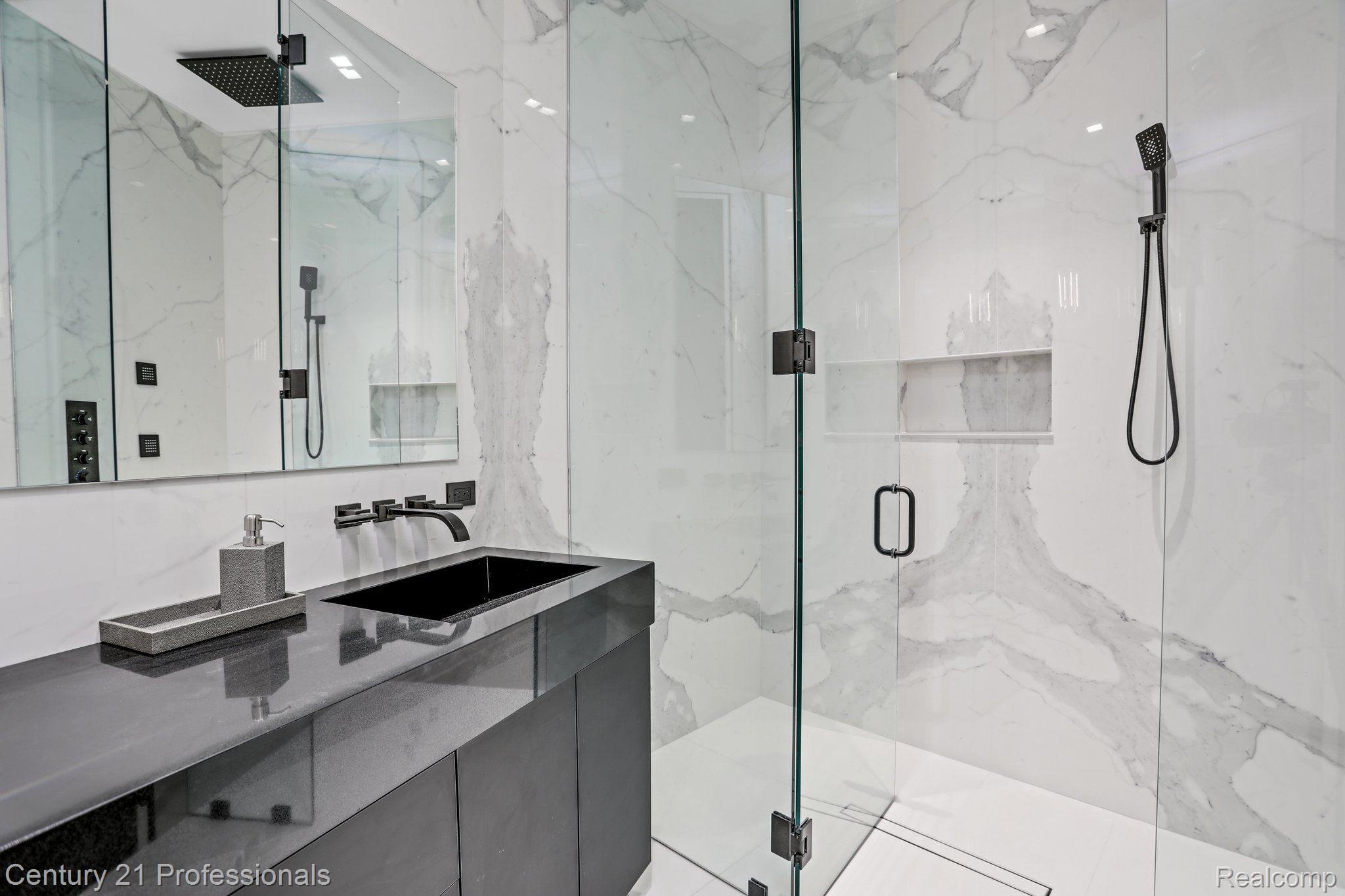 34901 WOODWARD Ave Unit #2 Avenue