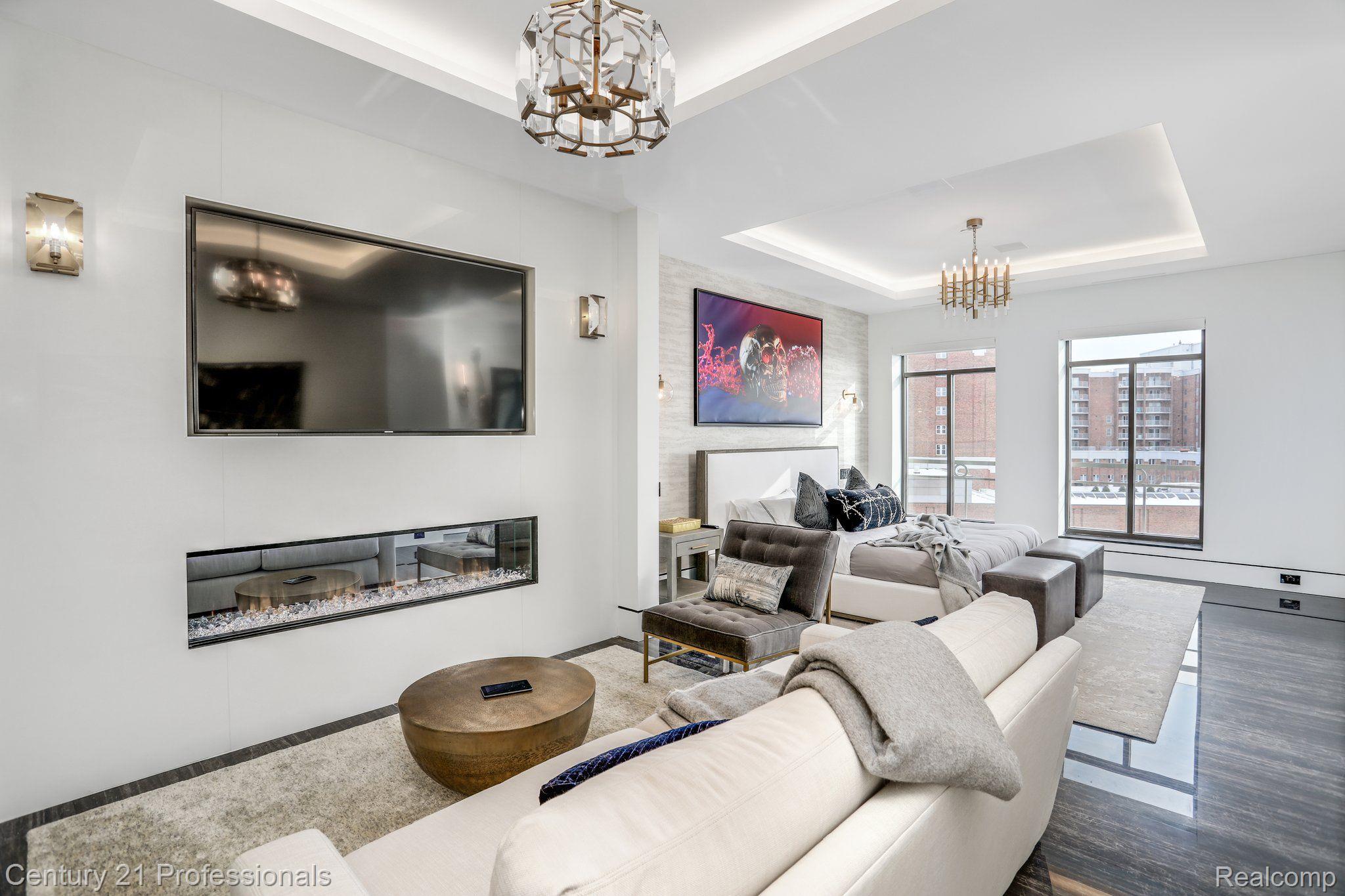34901 WOODWARD Ave Unit #2 Avenue