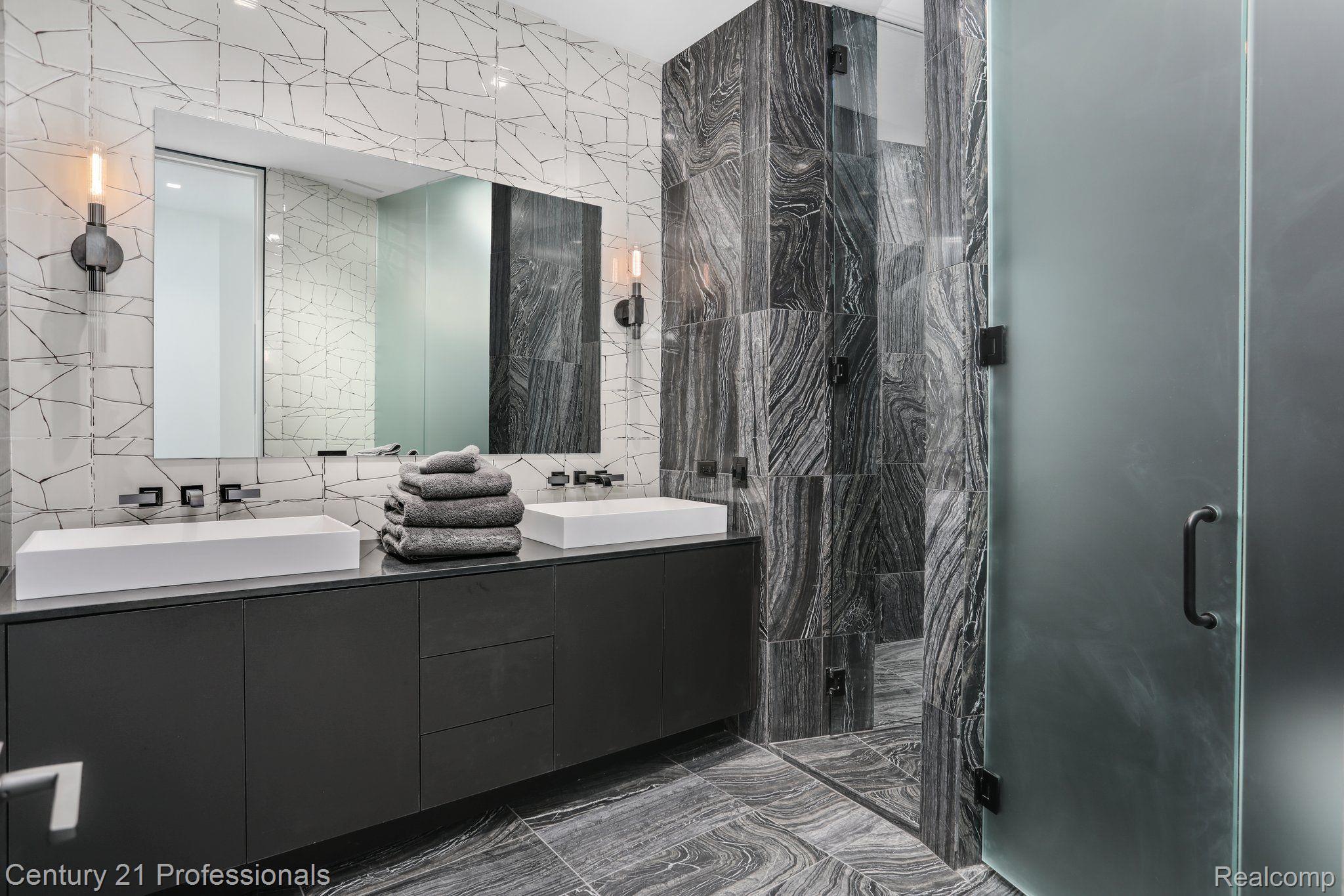 34901 WOODWARD Ave Unit #2 Avenue