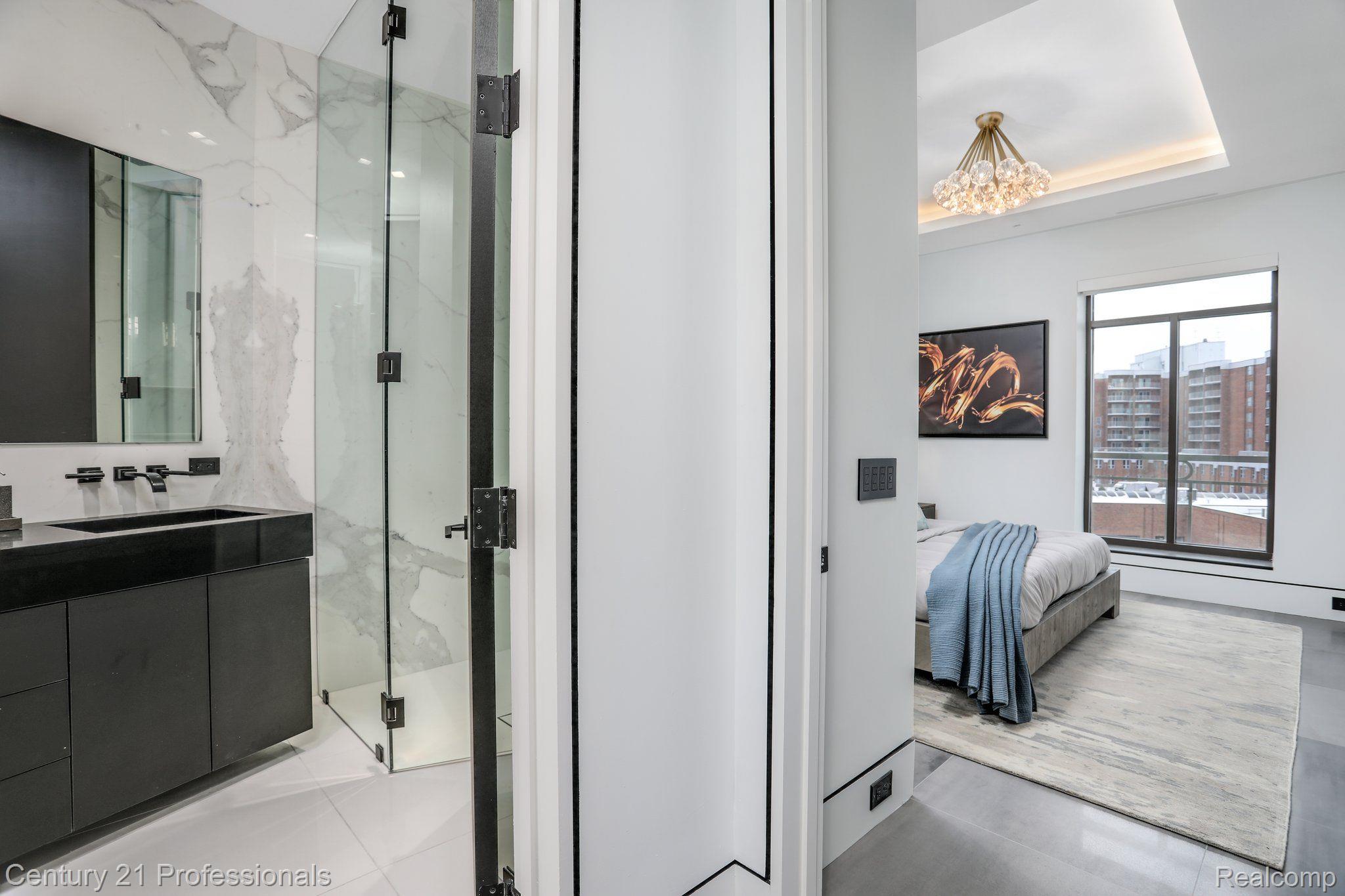 34901 WOODWARD Ave Unit #2 Avenue