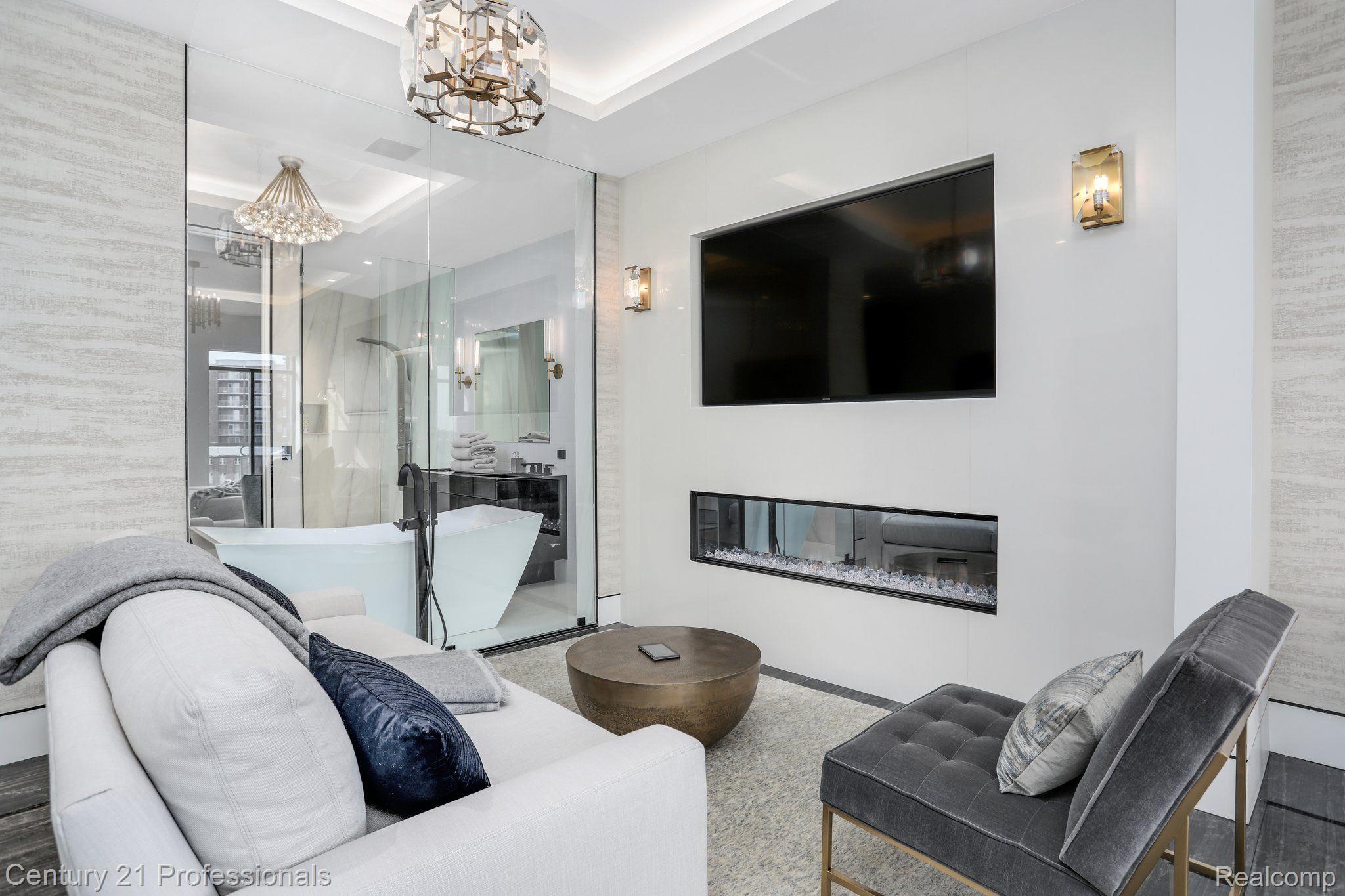 34901 WOODWARD Ave Unit #2 Avenue