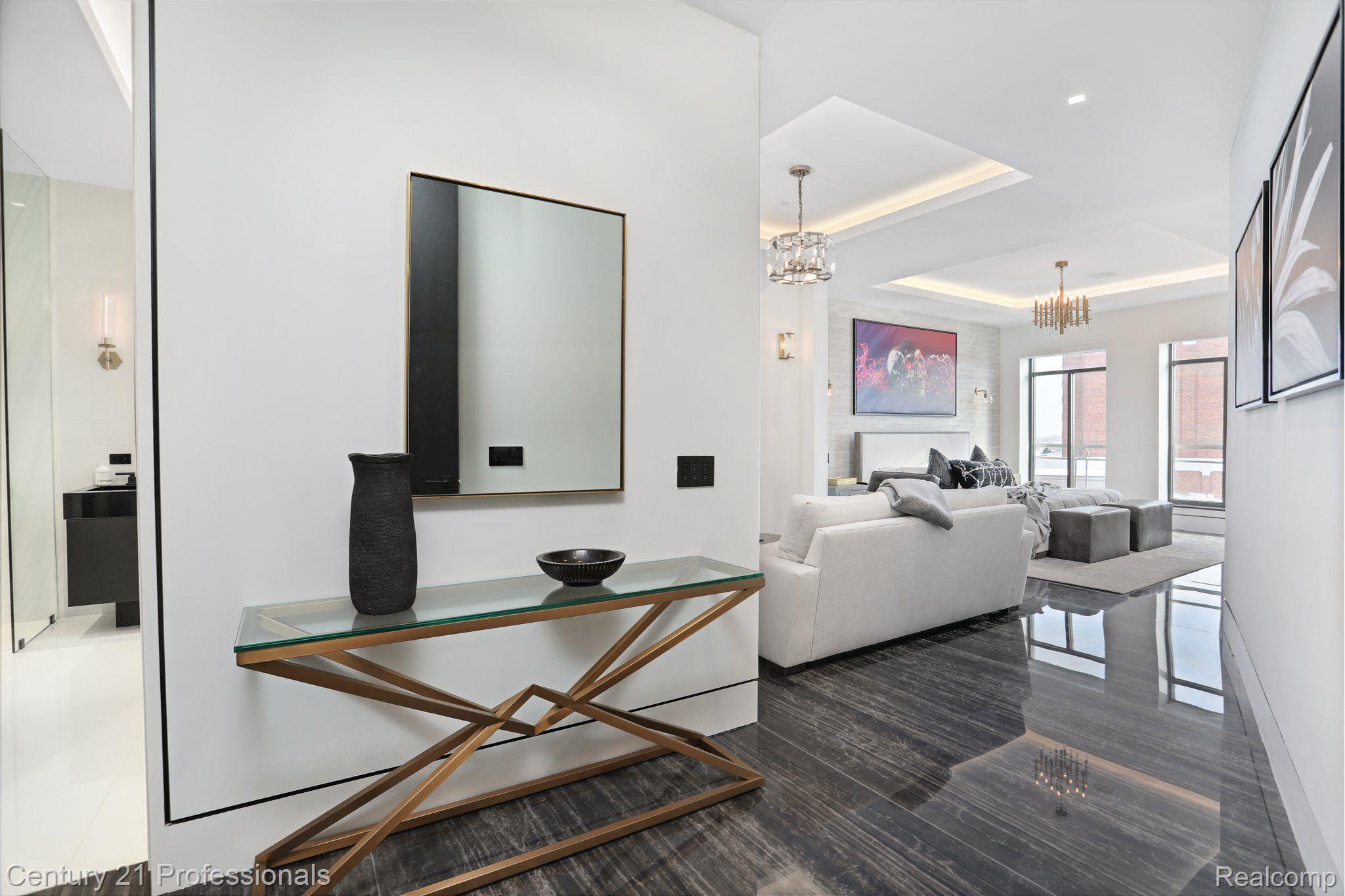 34901 WOODWARD Ave Unit #2 Avenue