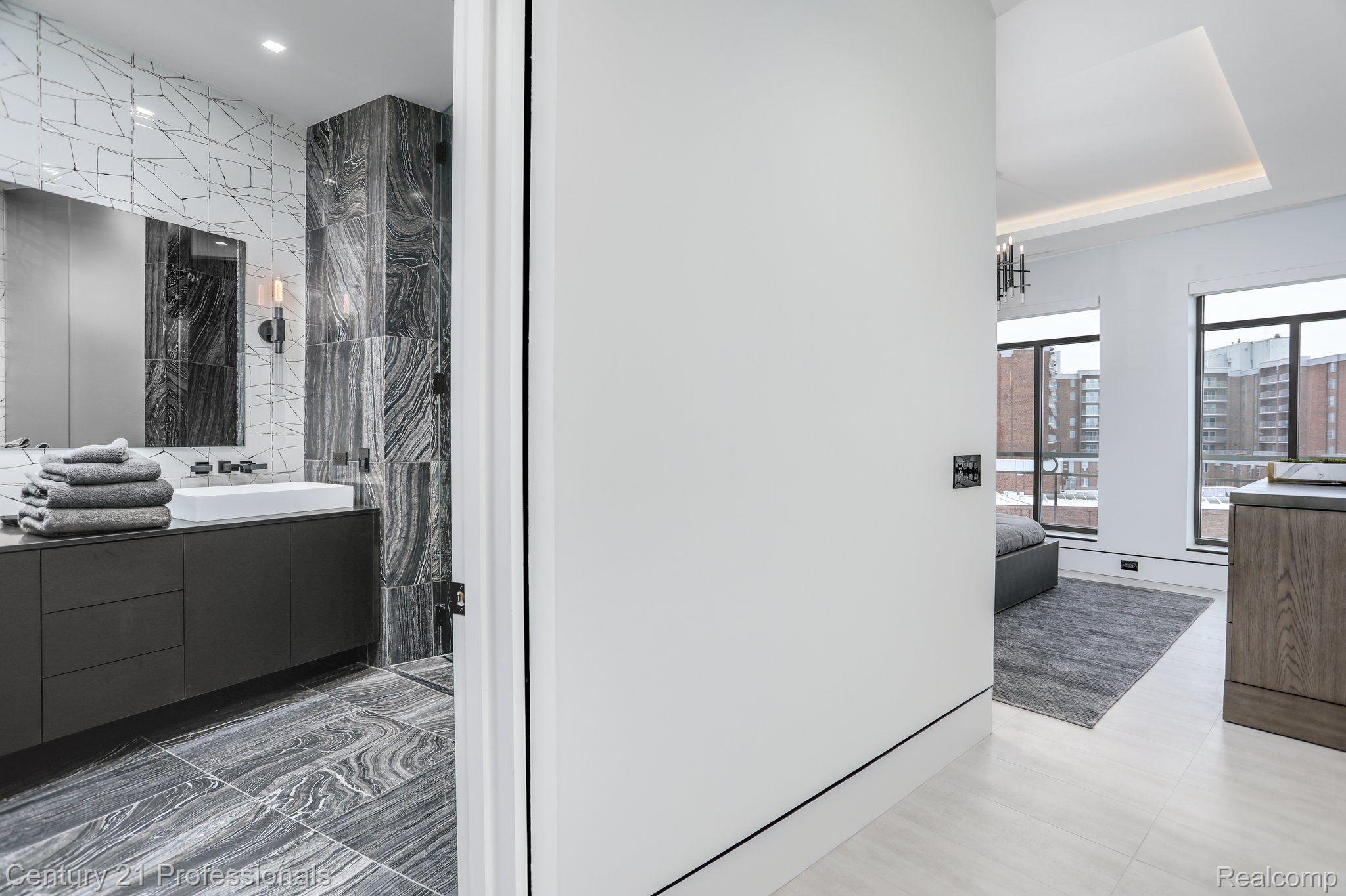 34901 WOODWARD Ave Unit #2 Avenue