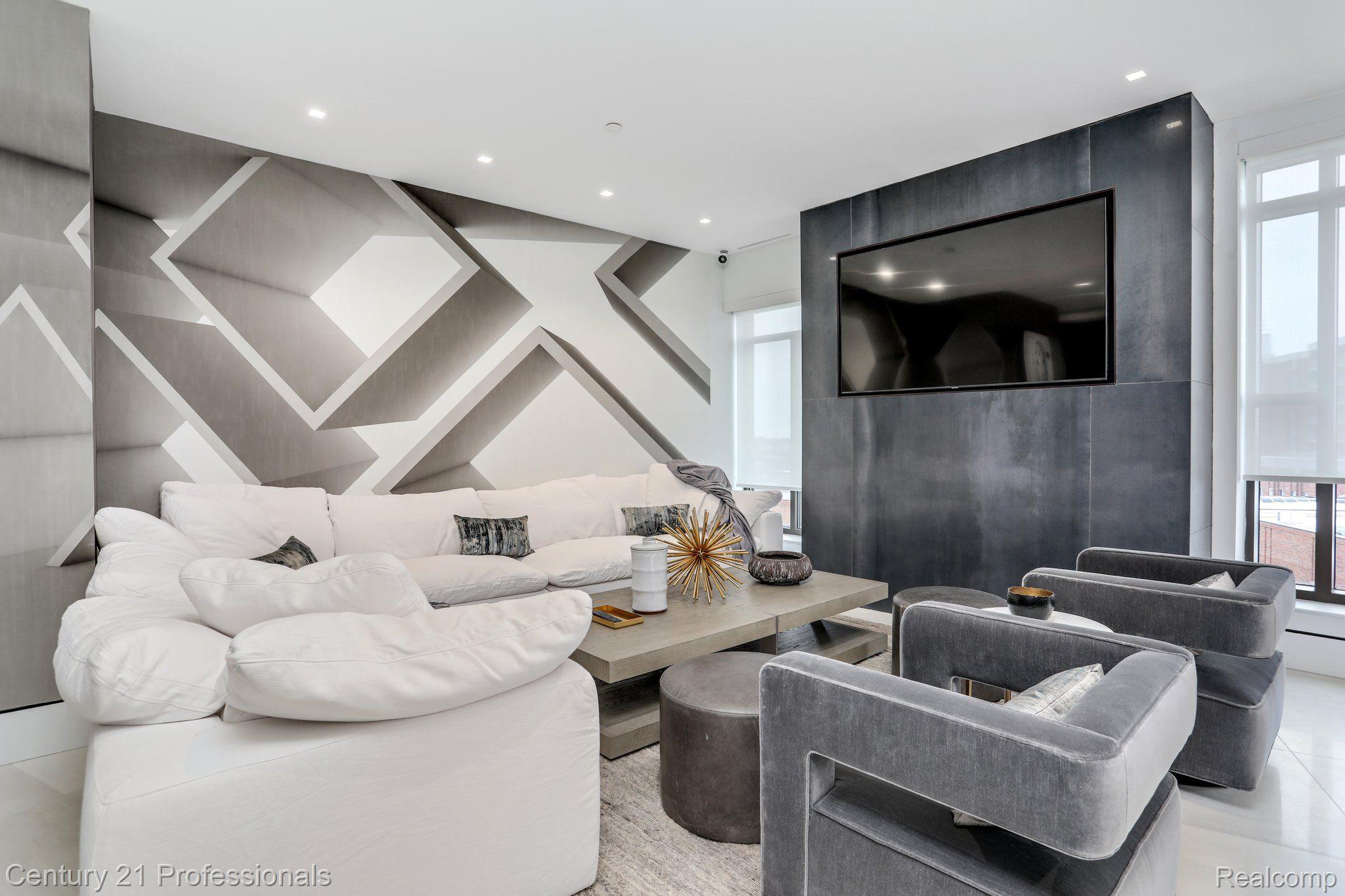 34901 WOODWARD Ave Unit #2 Avenue