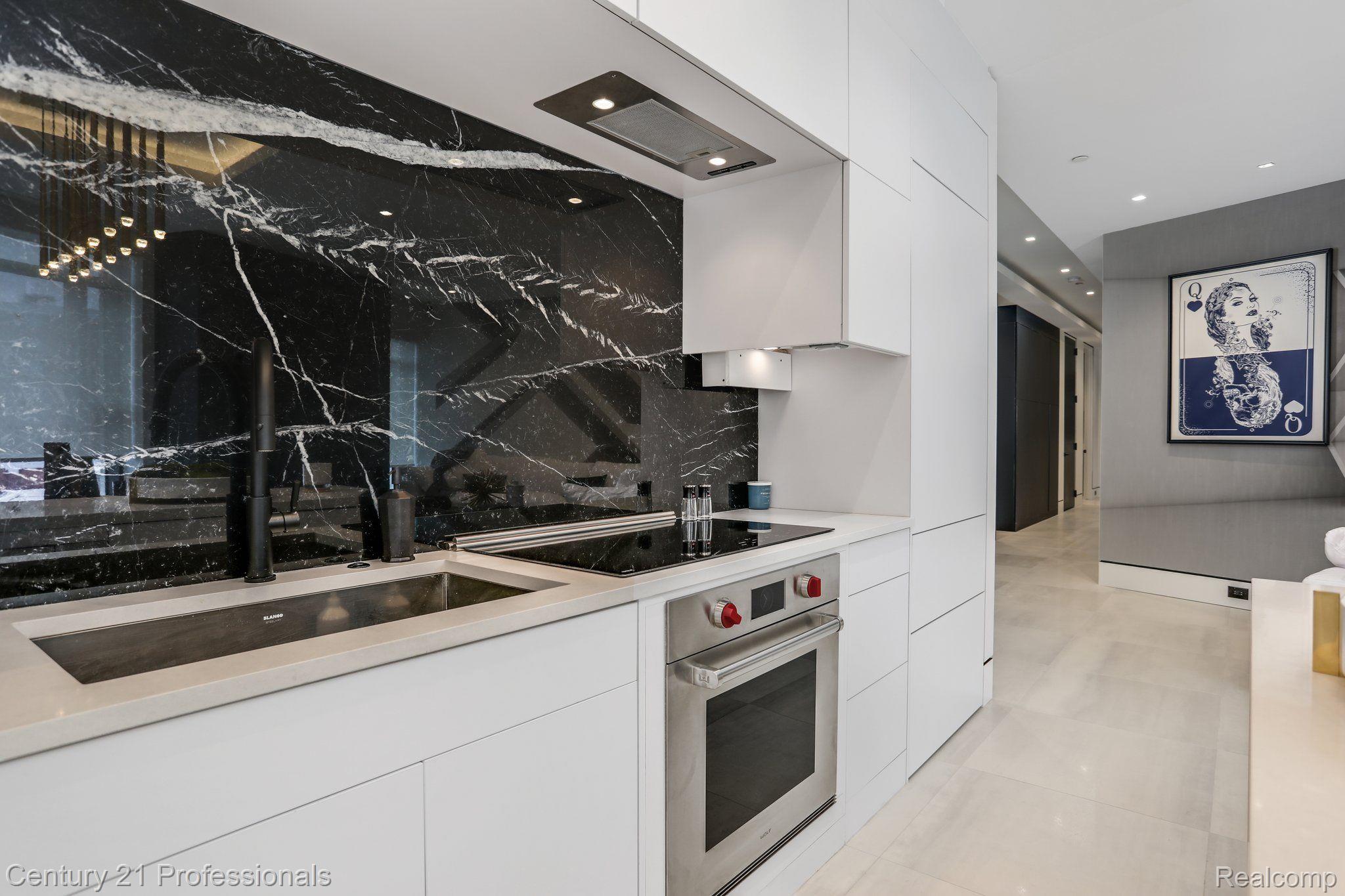 34901 WOODWARD Ave Unit #2 Avenue