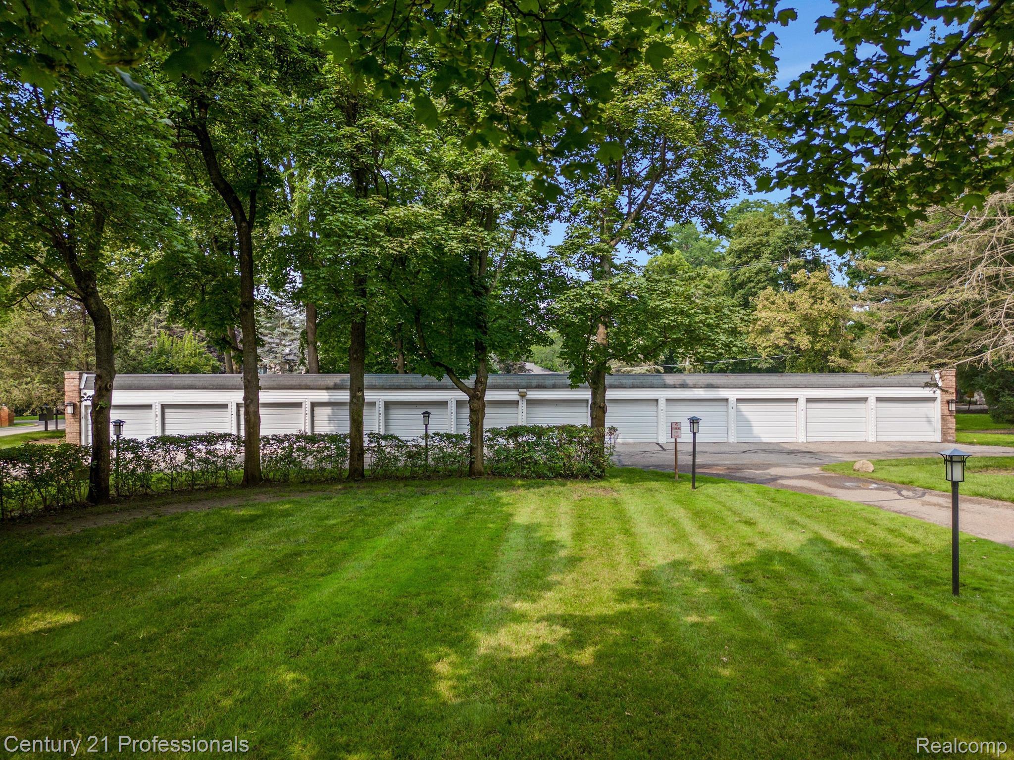 1750 TIVERTON Road Unit: 26