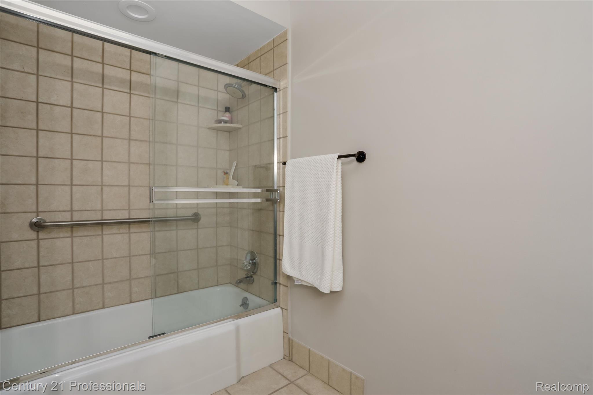 1750 TIVERTON Road Unit: 26