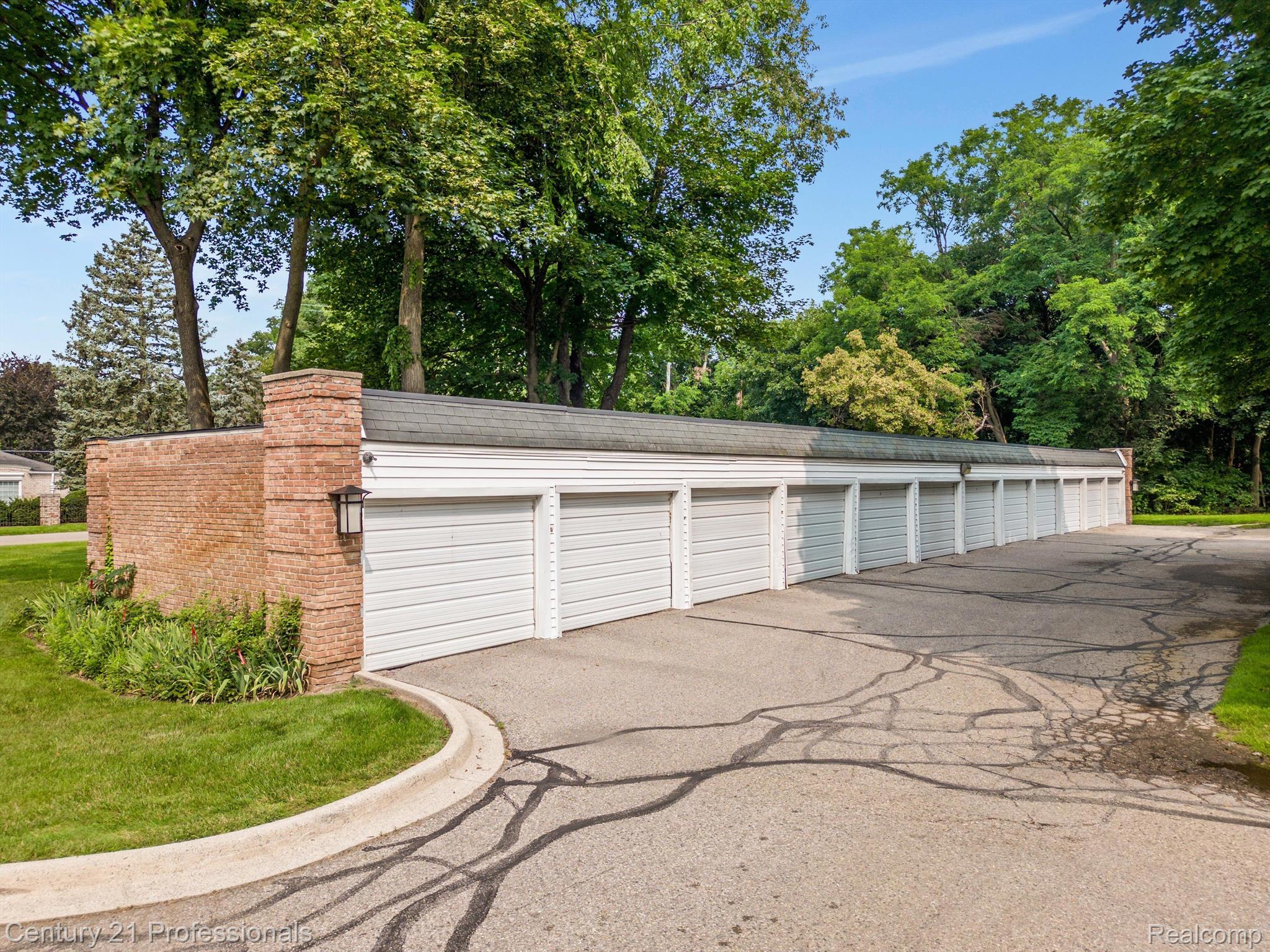 1750 TIVERTON Road Unit: 26
