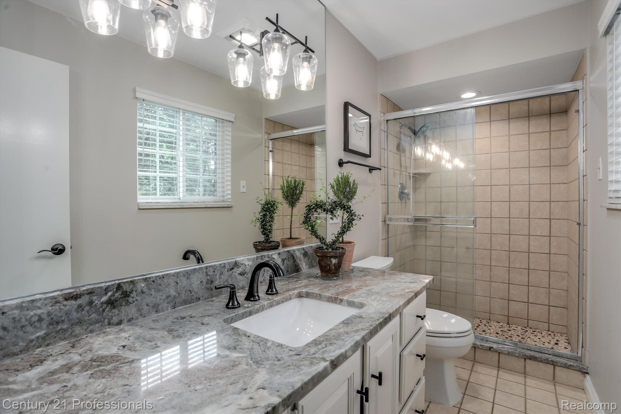 1750 TIVERTON Road Unit: 26