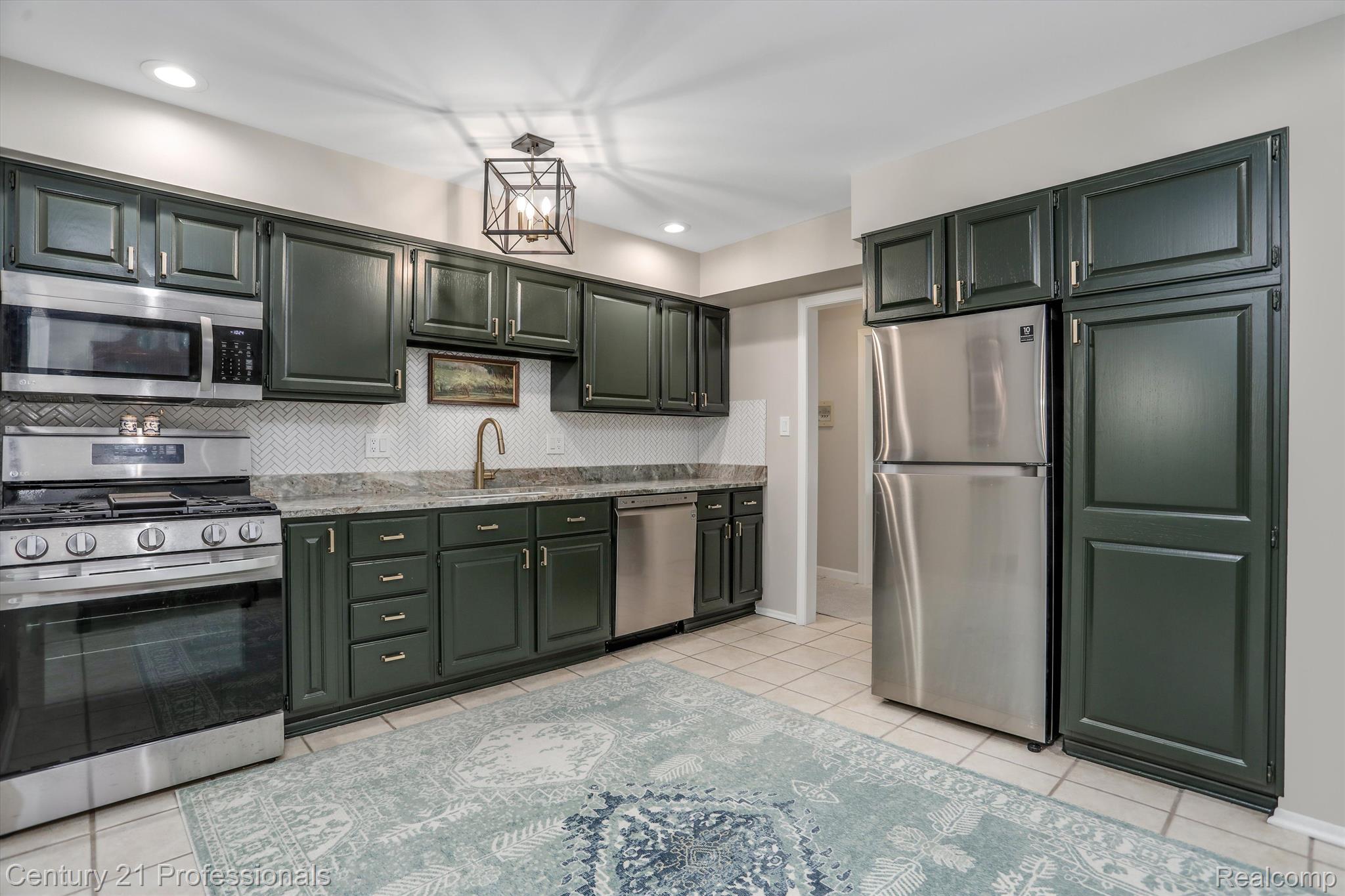 1750 TIVERTON Road Unit: 26