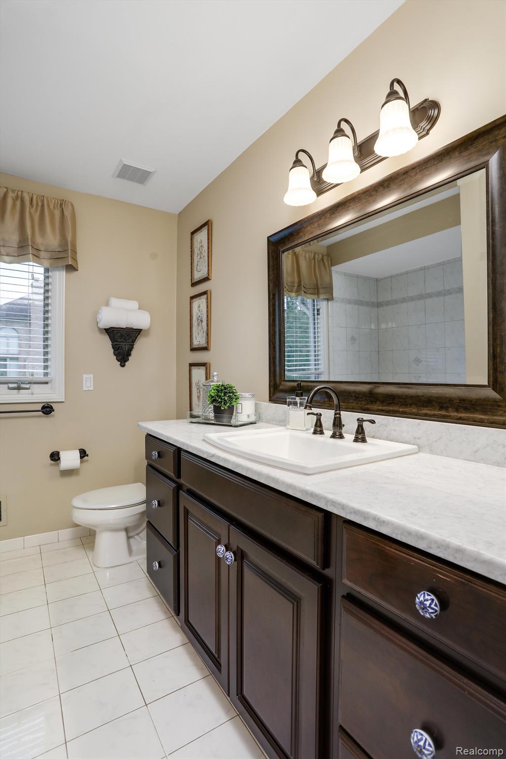 2670 Harrow Way