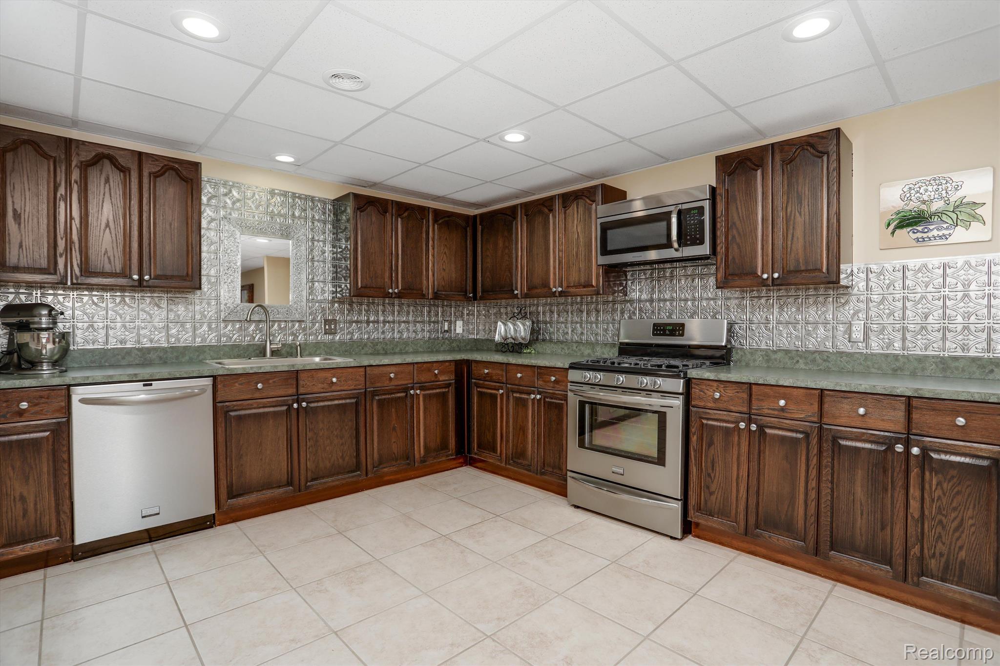 2670 Harrow Way