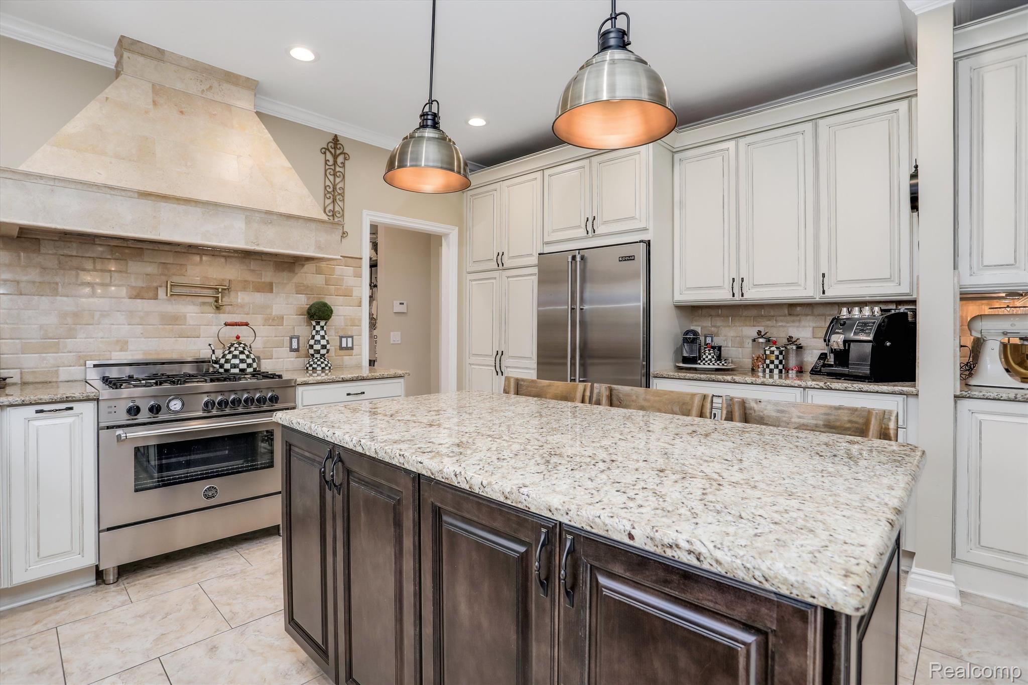 2670 Harrow Way