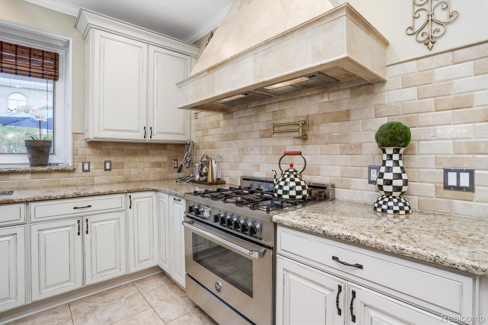 2670 Harrow Way