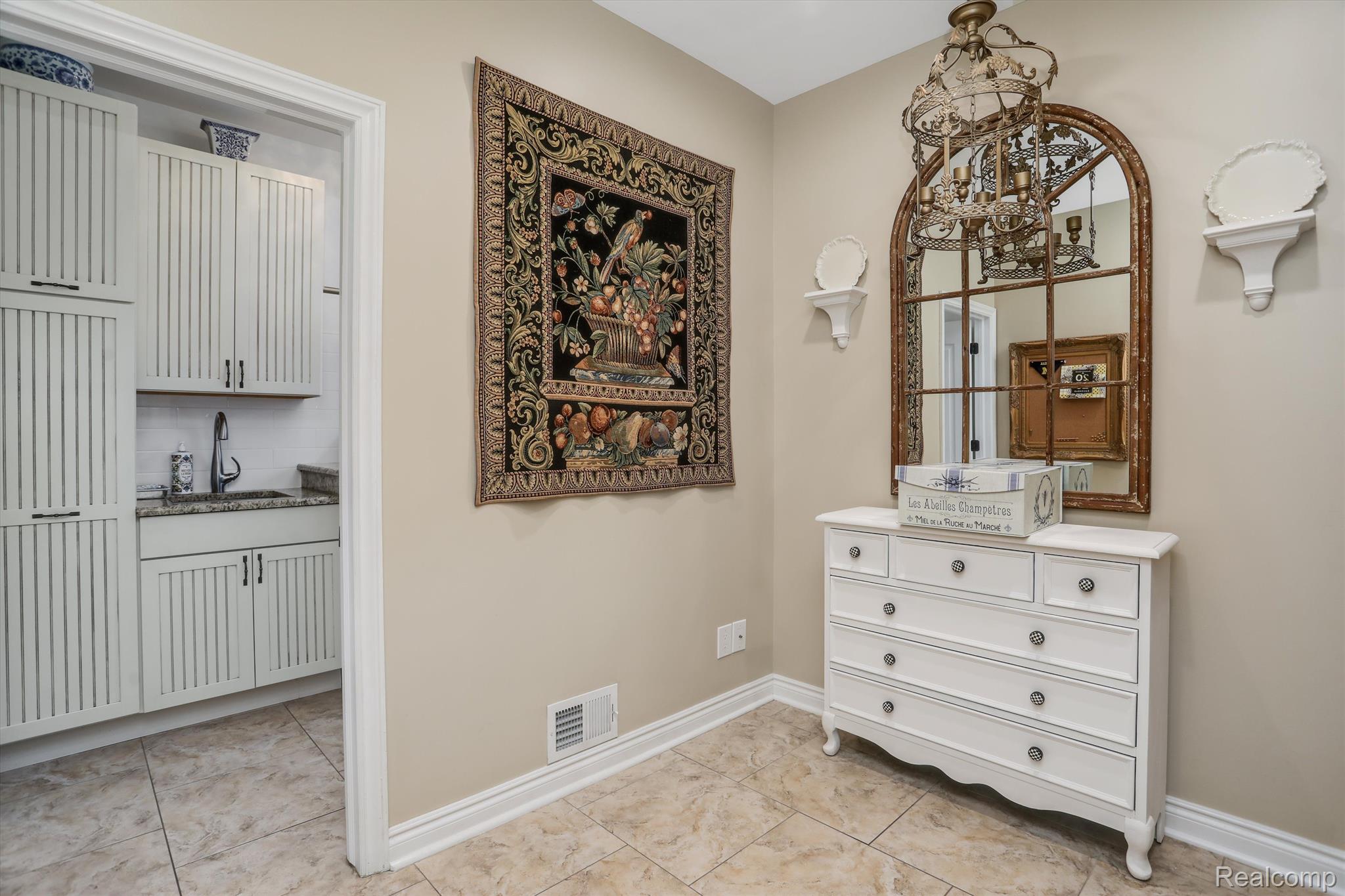 2670 Harrow Way