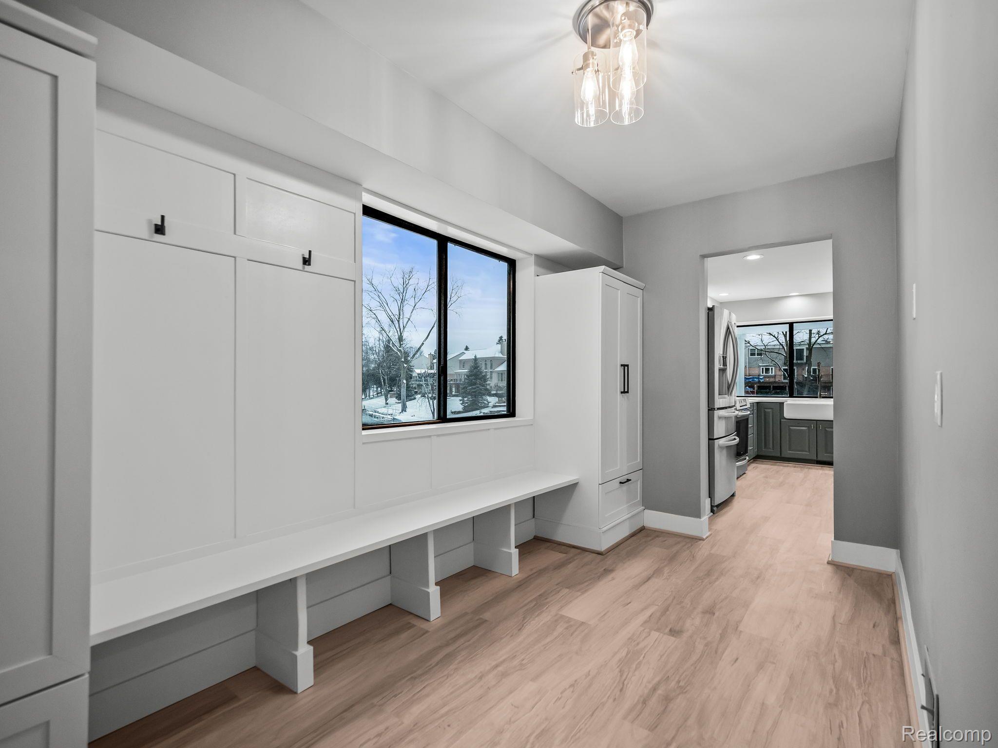 1186 ARBROAK Way