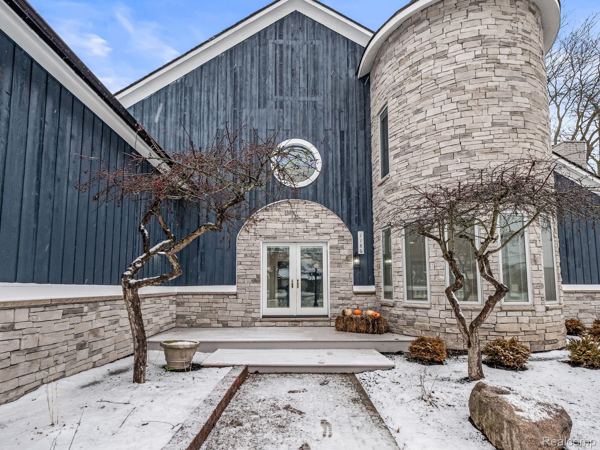 1186 ARBROAK Way