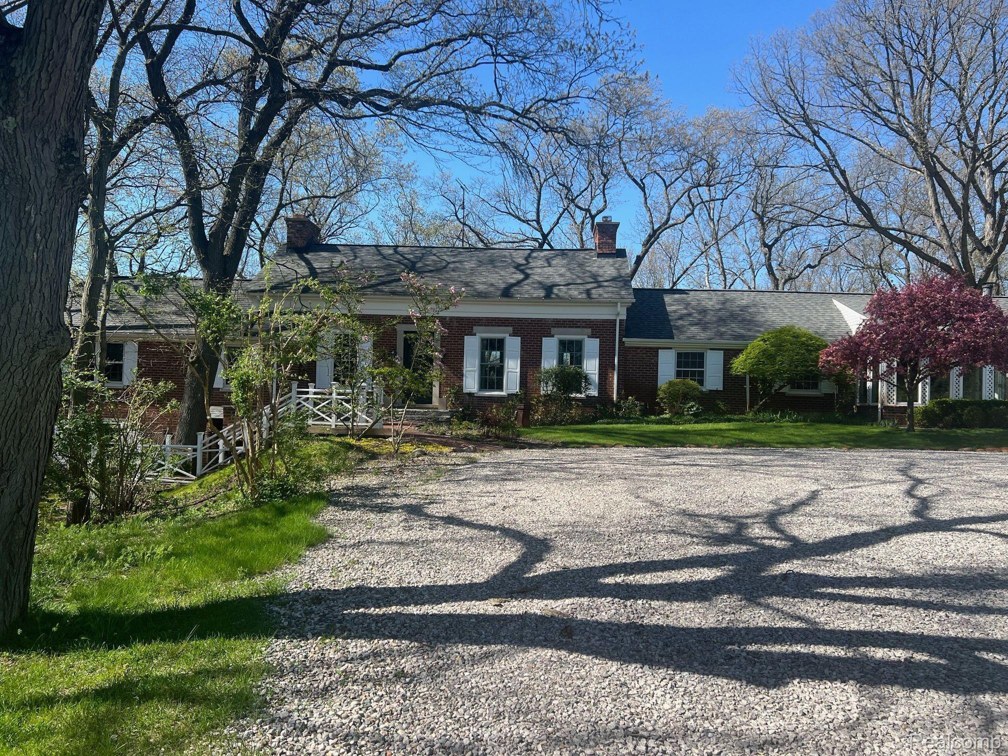 810 Peach Tree Lane