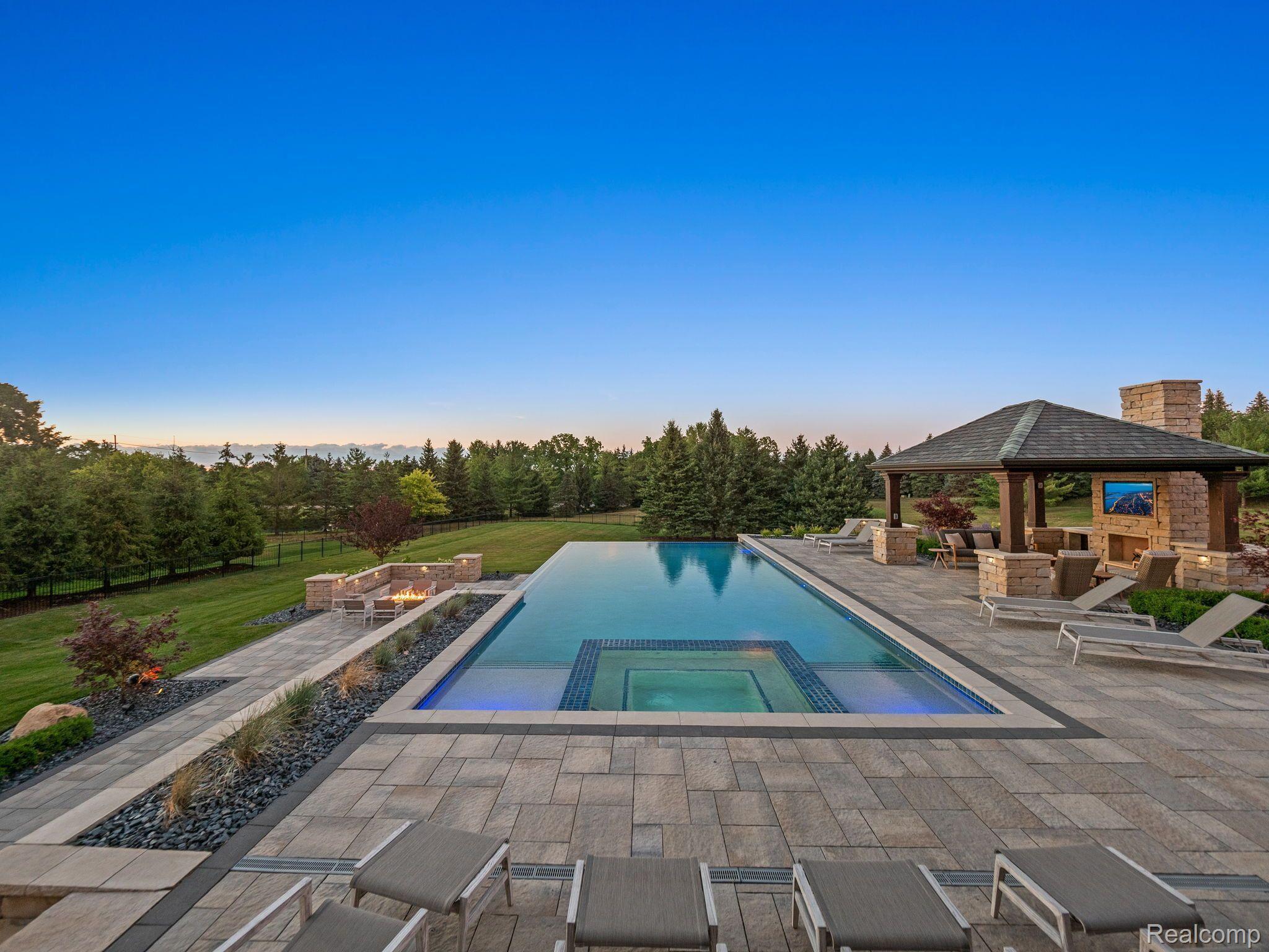 5105 ORCHARD RIDGE Drive