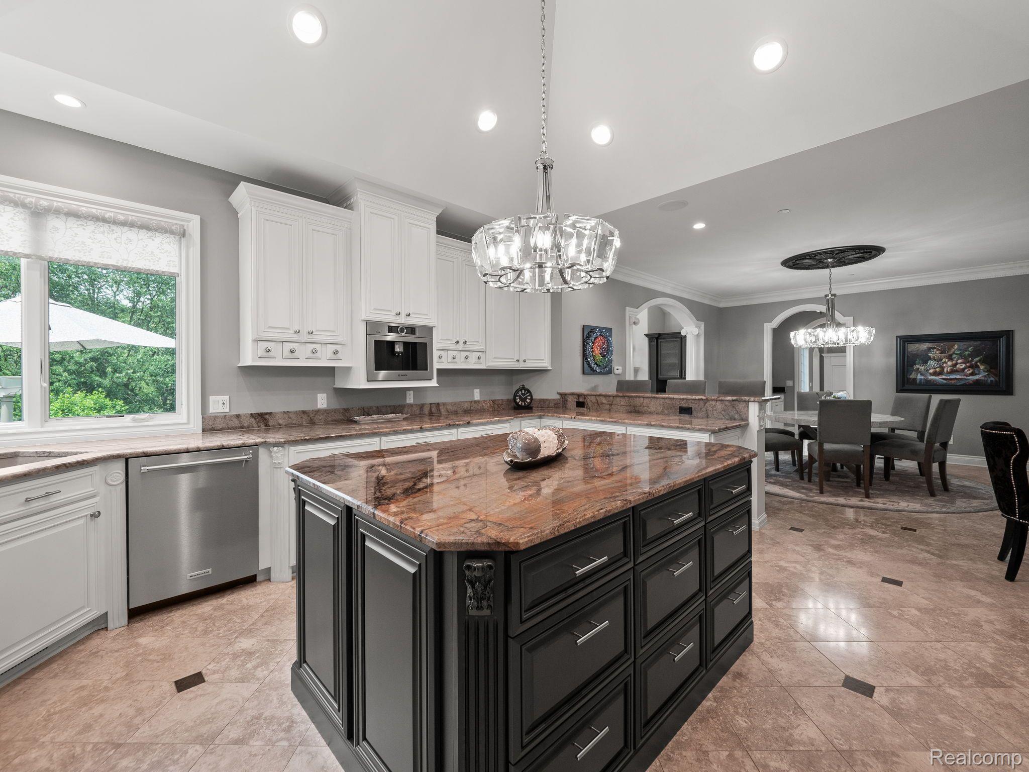 2456 Pond Vallee Drive