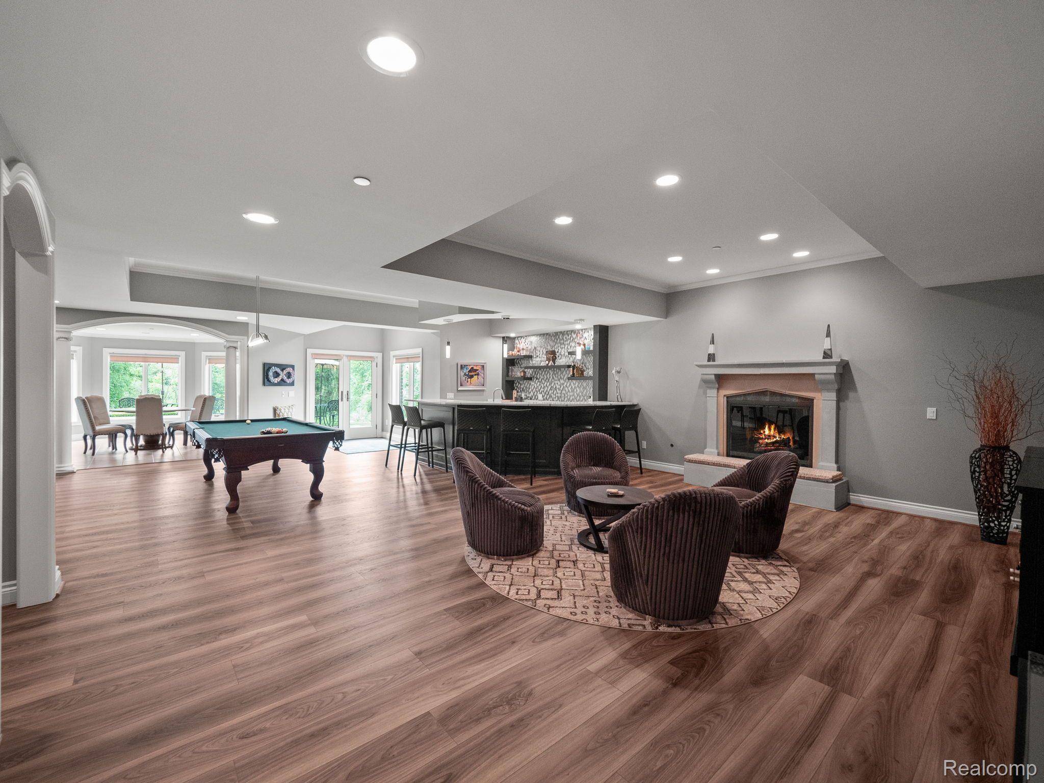 2456 Pond Vallee Drive