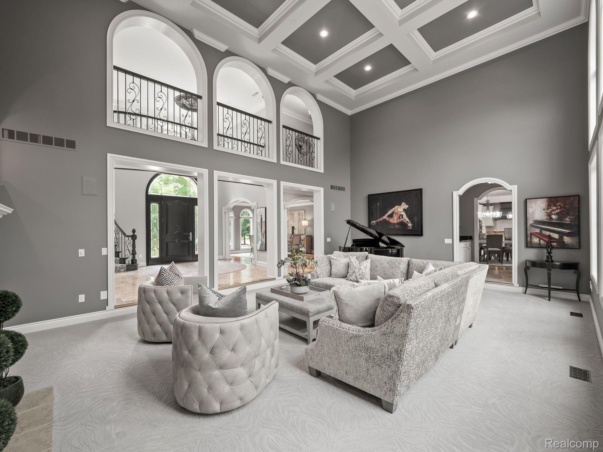 2456 Pond Vallee Drive