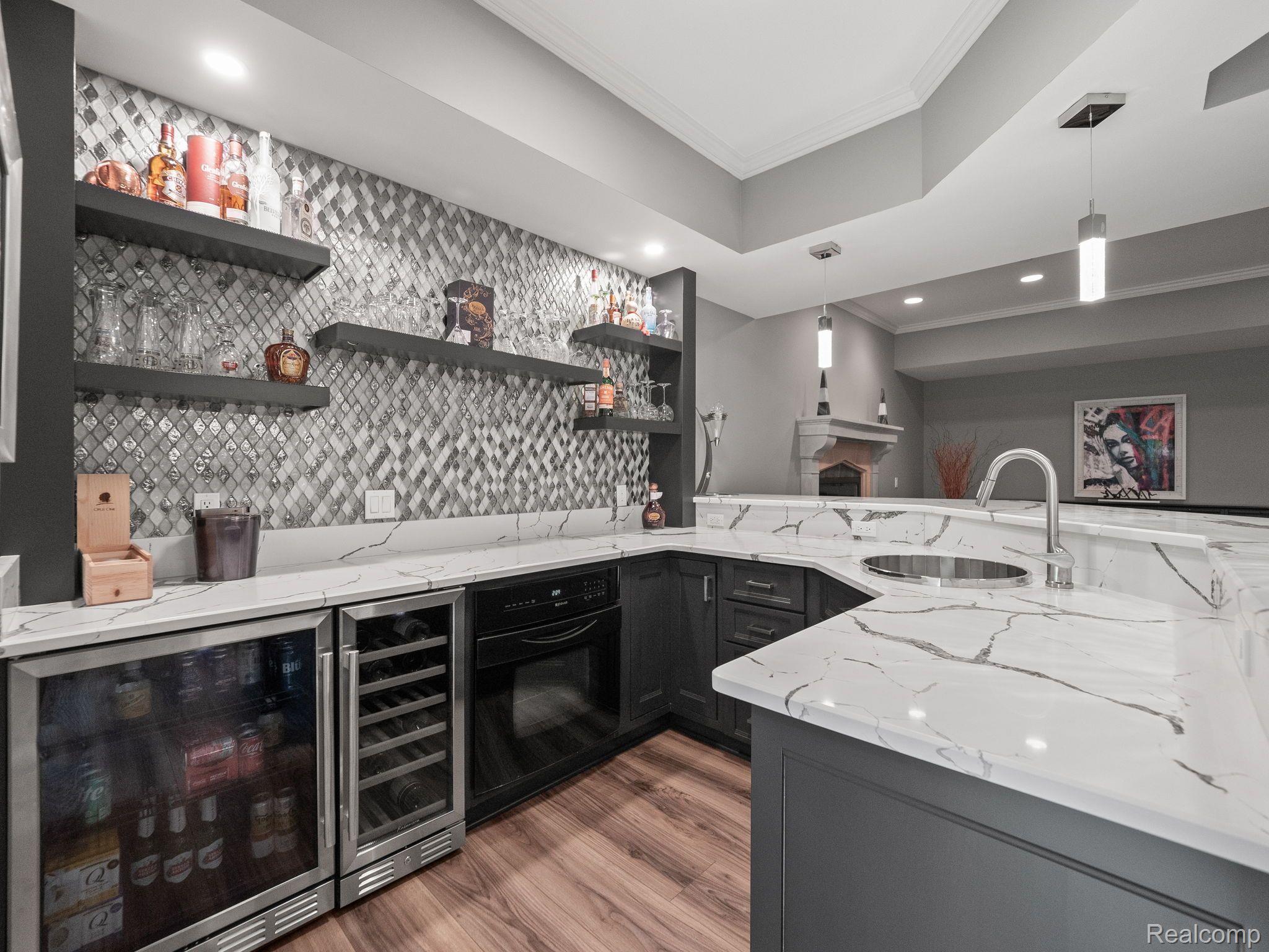 2456 Pond Vallee Drive