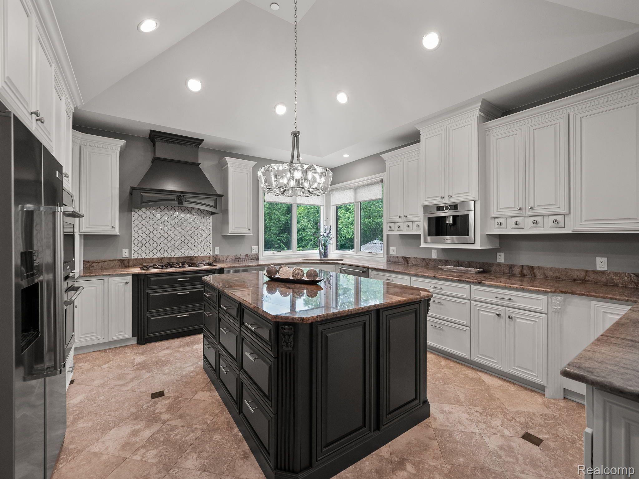 2456 Pond Vallee Drive