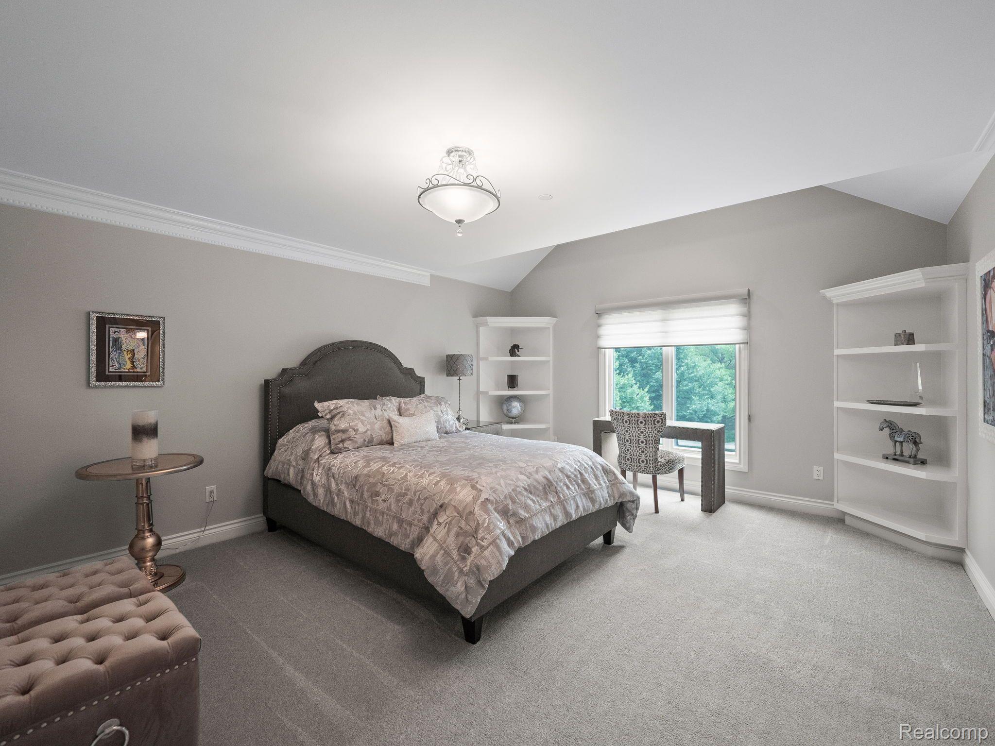 2456 Pond Vallee Drive