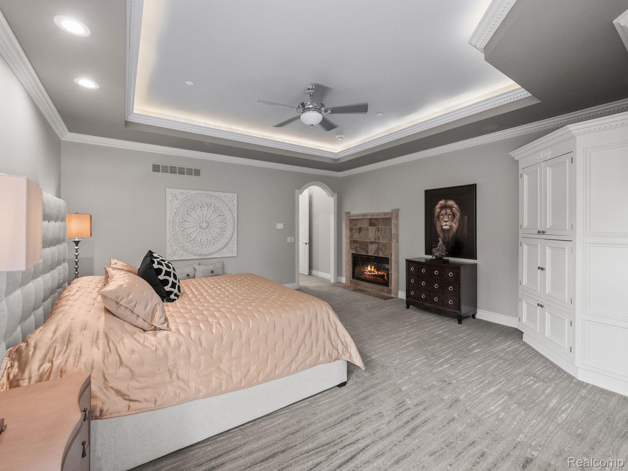 2456 Pond Vallee Drive