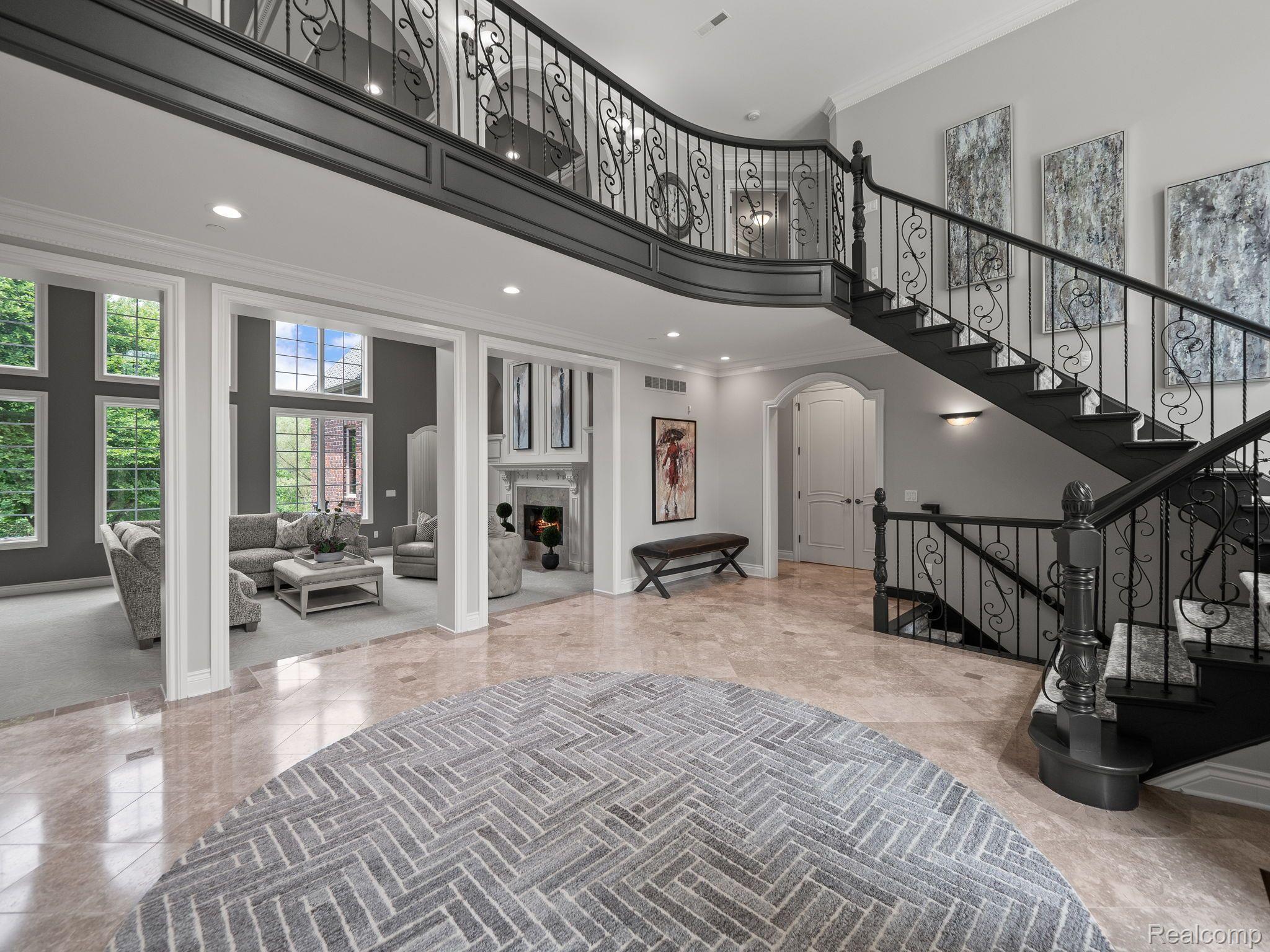 2456 Pond Vallee Drive