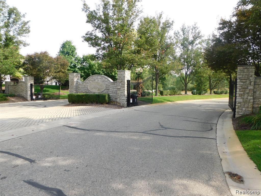2574 Pond Vallee Drive