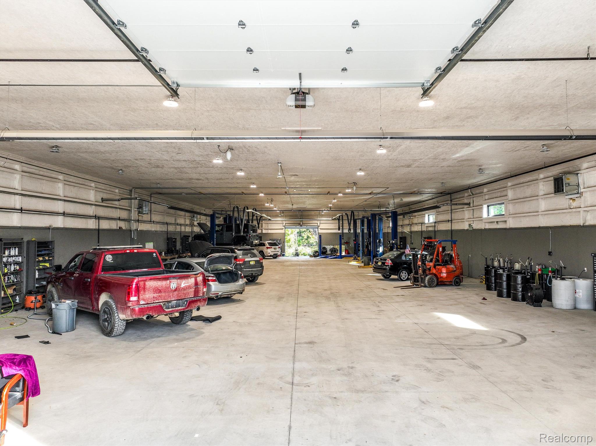 3420 S Lapeer