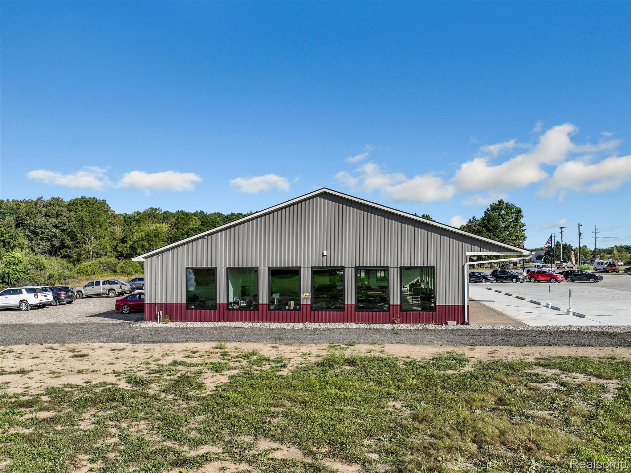 3420 S Lapeer