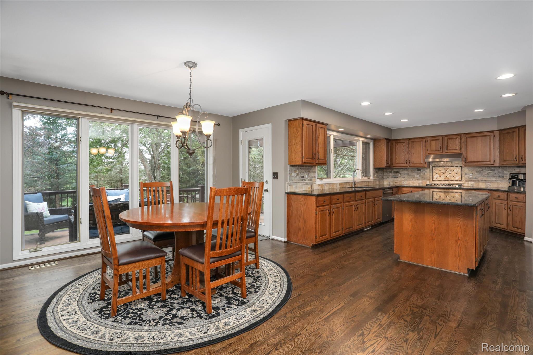 4214 Oak Tree Circle