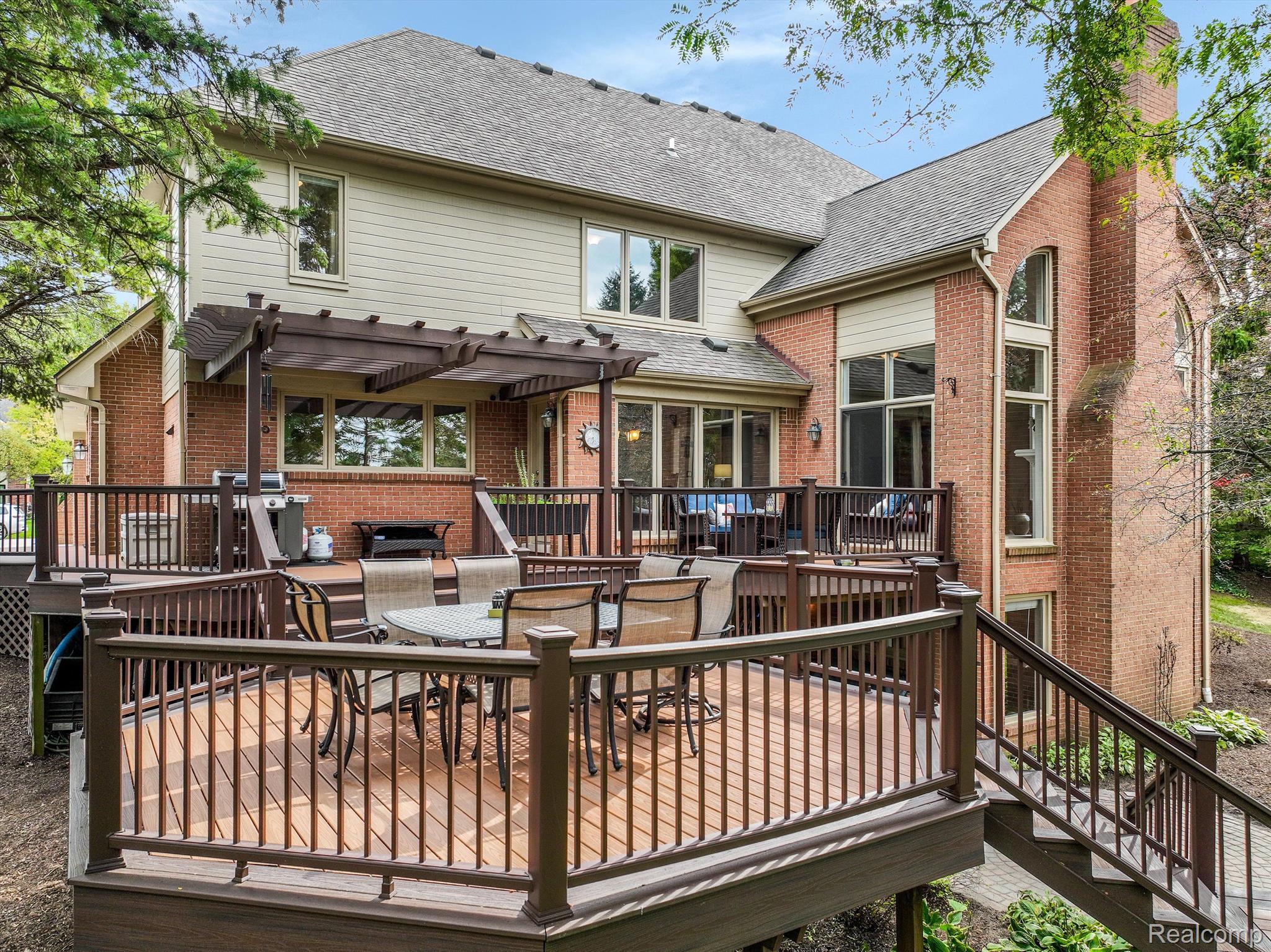 4214 Oak Tree Circle