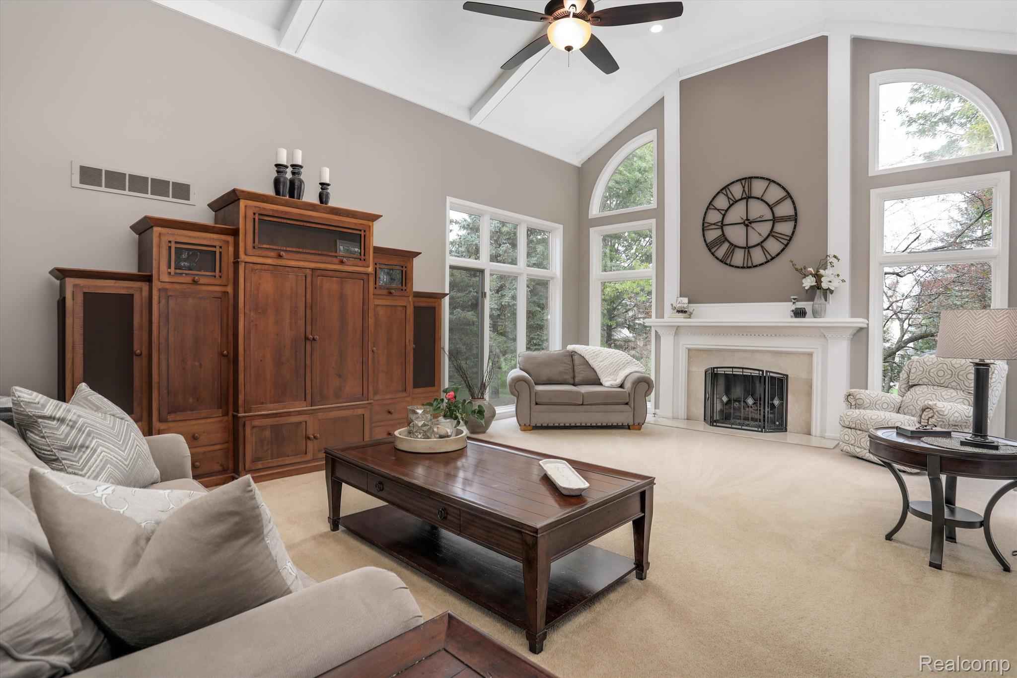 4214 Oak Tree Circle