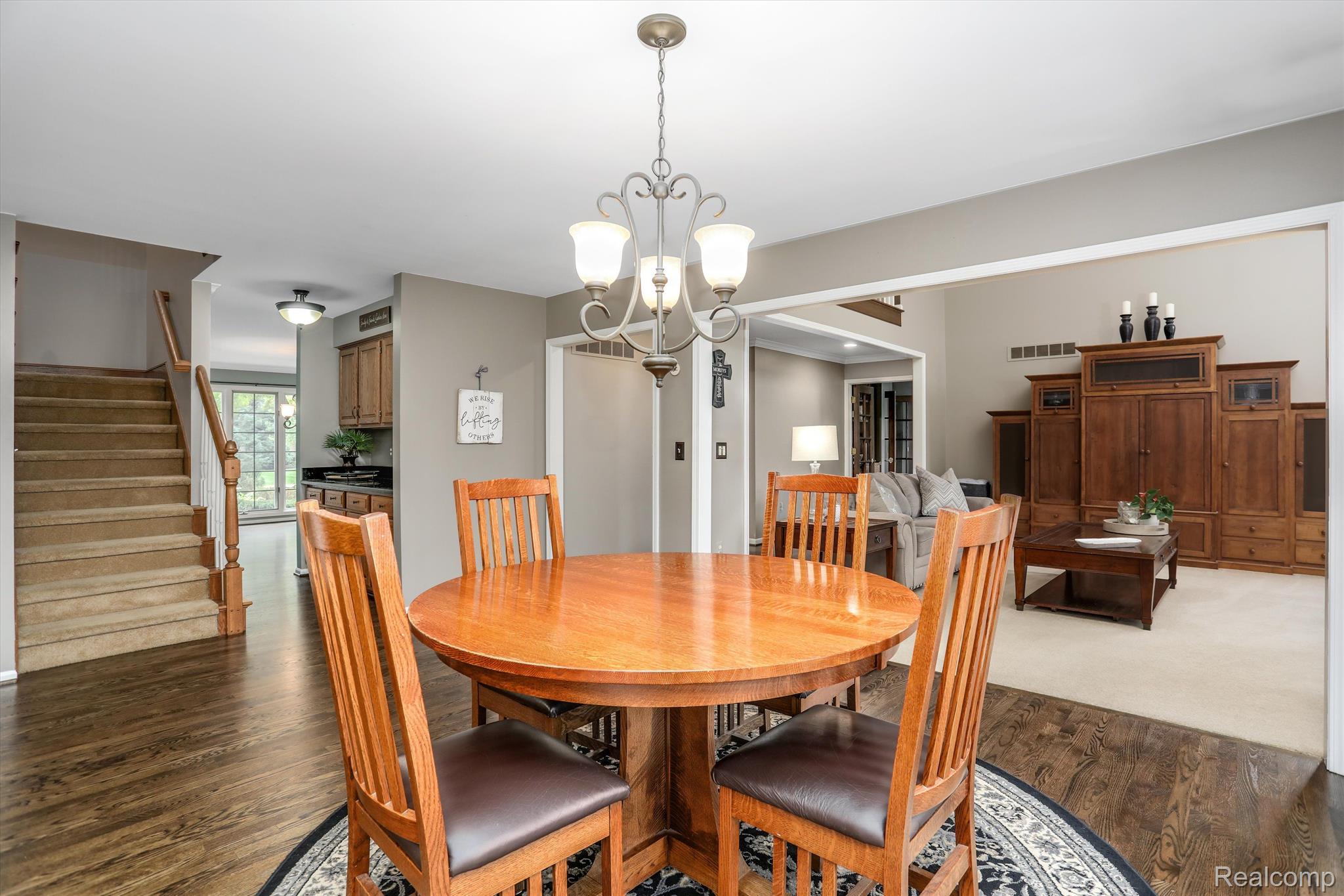 4214 Oak Tree Circle