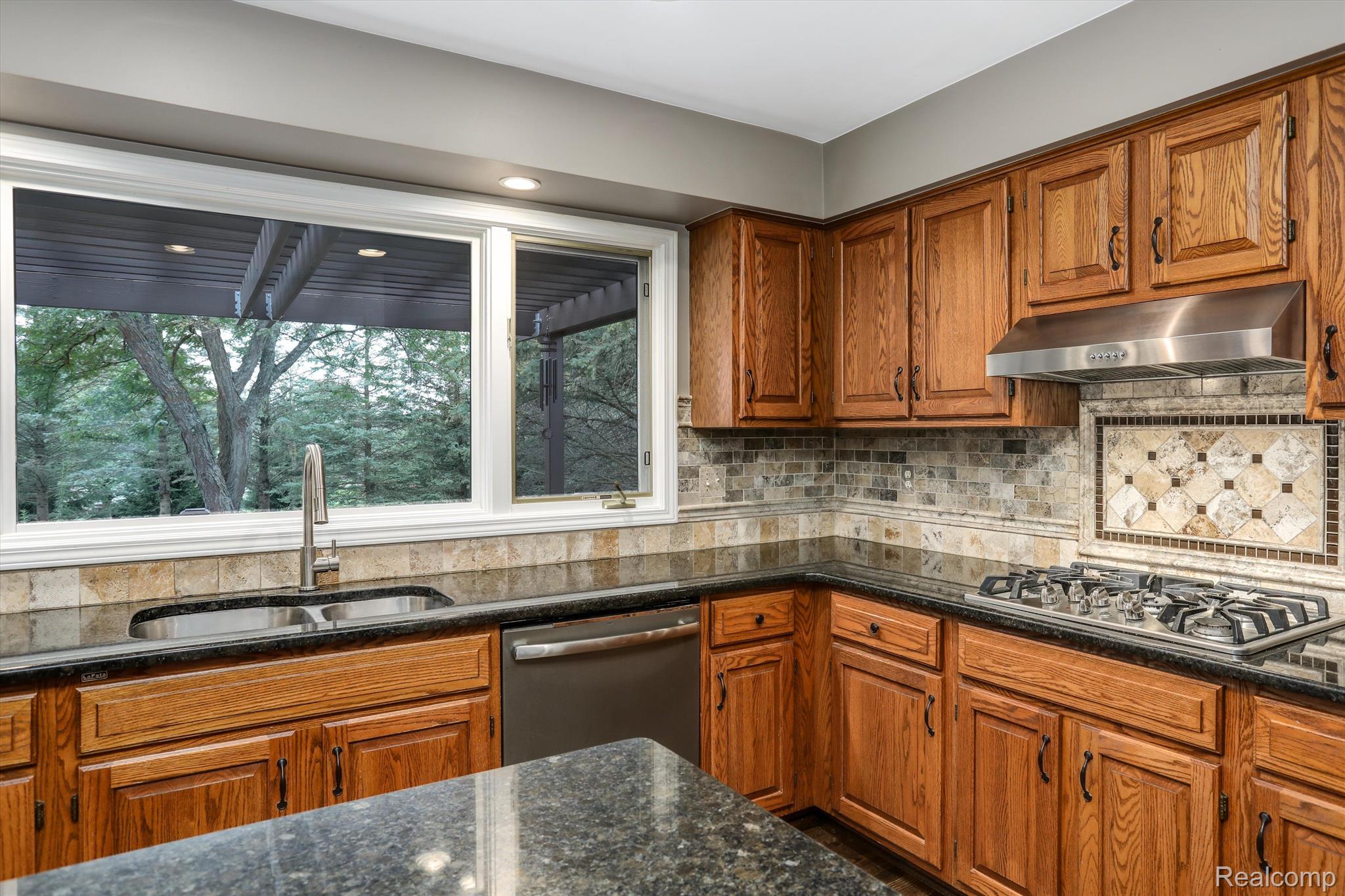 4214 Oak Tree Circle