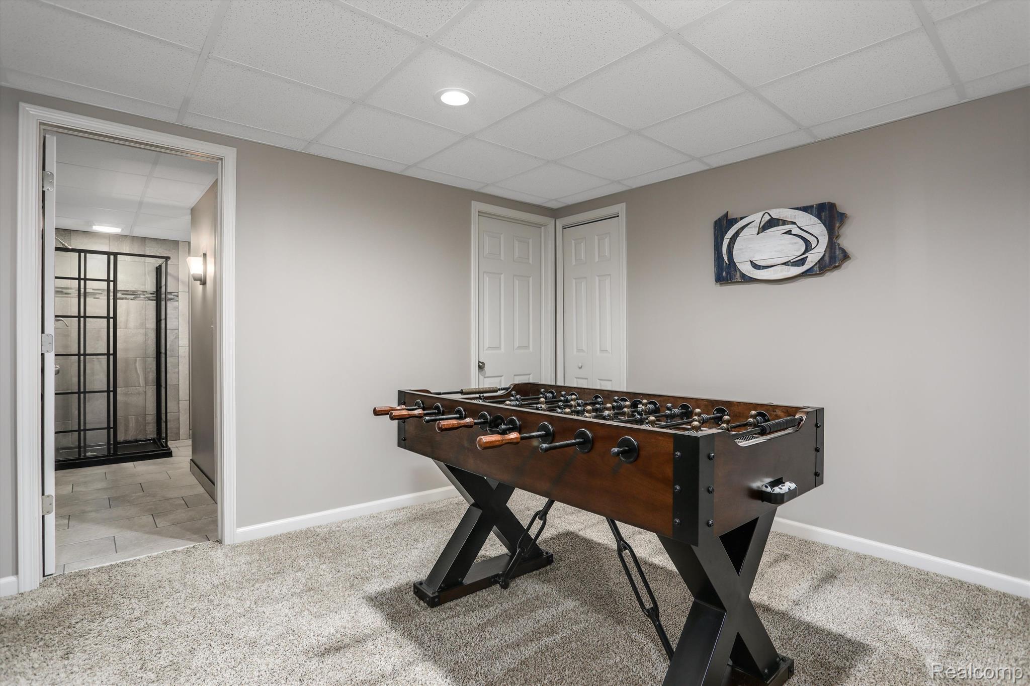 4214 Oak Tree Circle