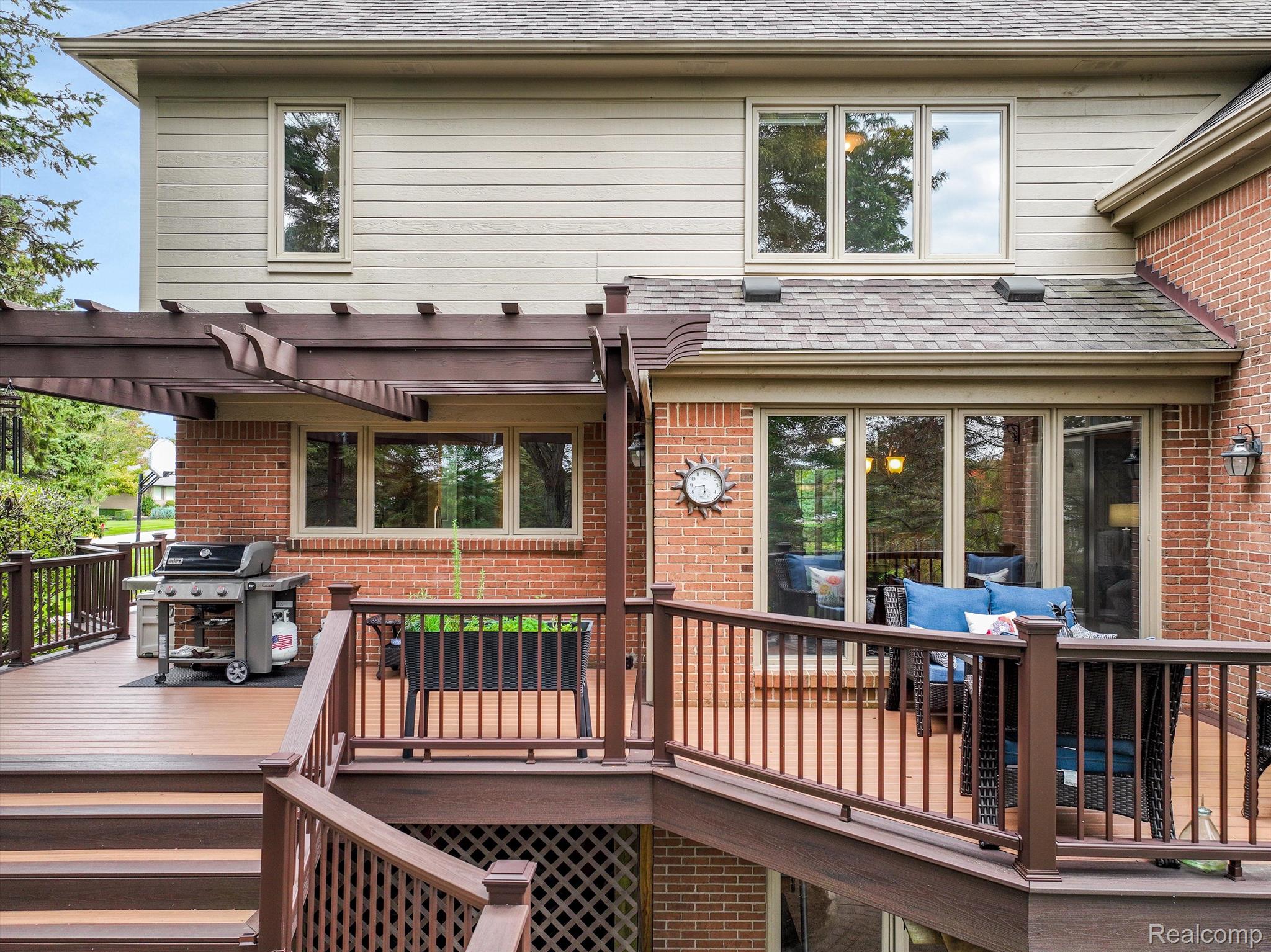 4214 Oak Tree Circle