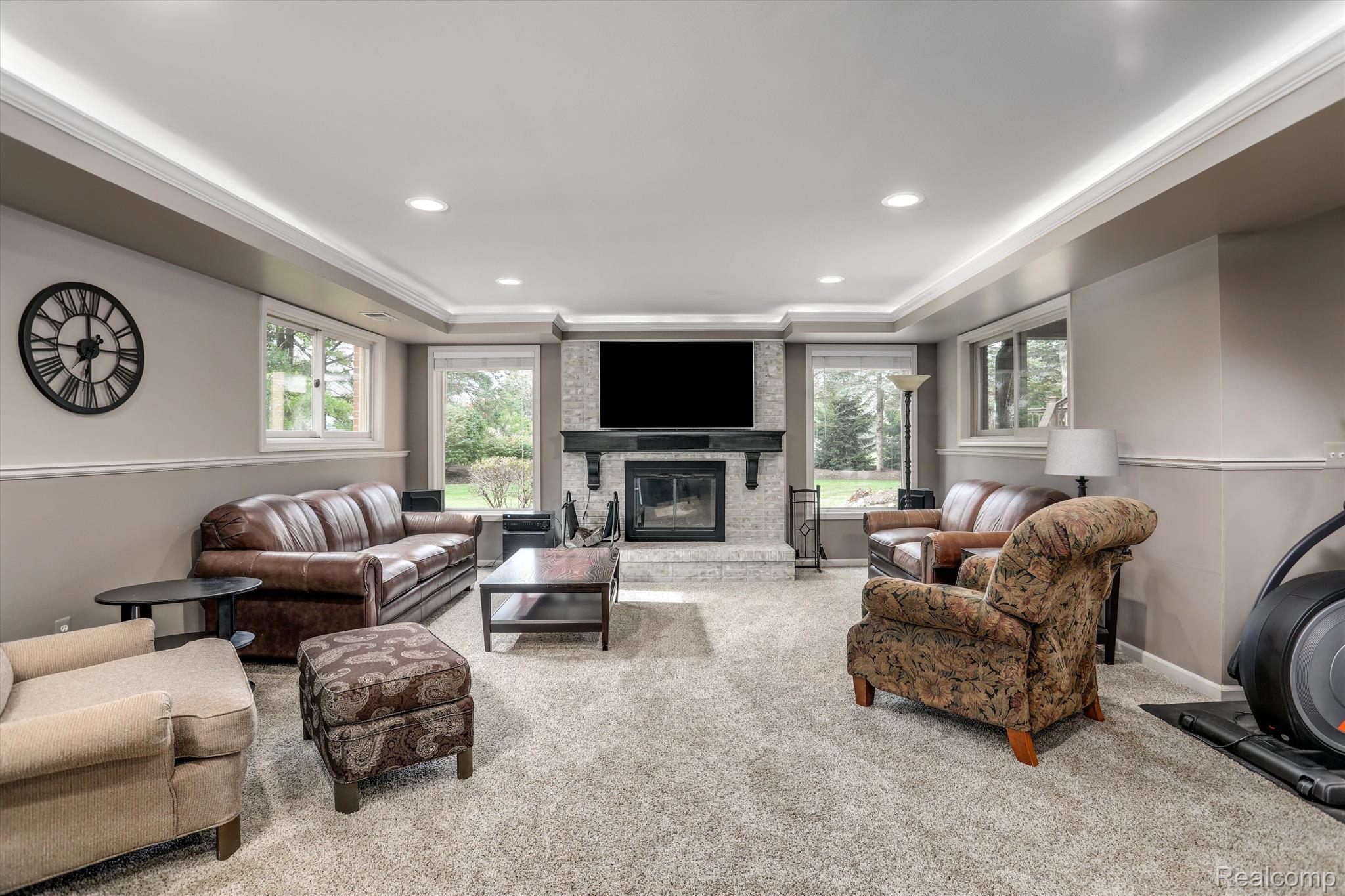 4214 Oak Tree Circle