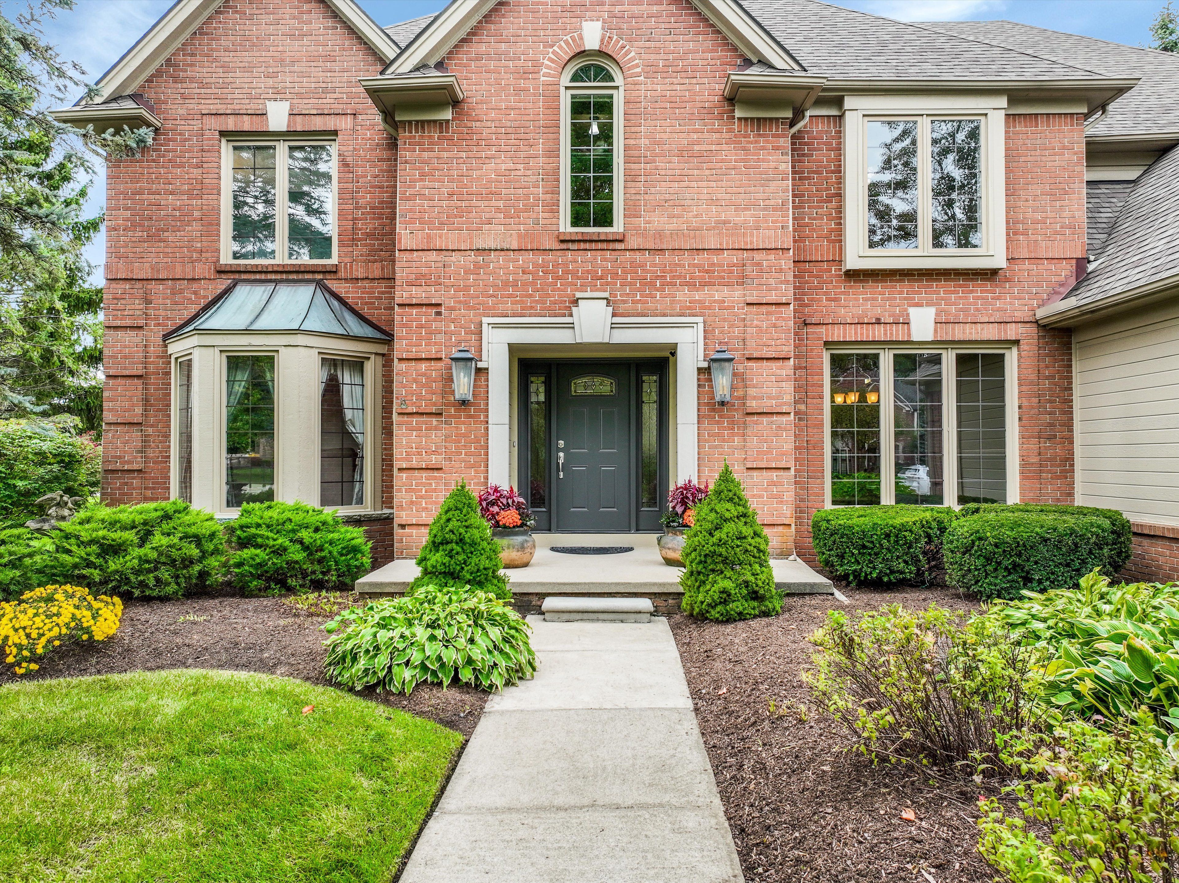 4214 Oak Tree Circle