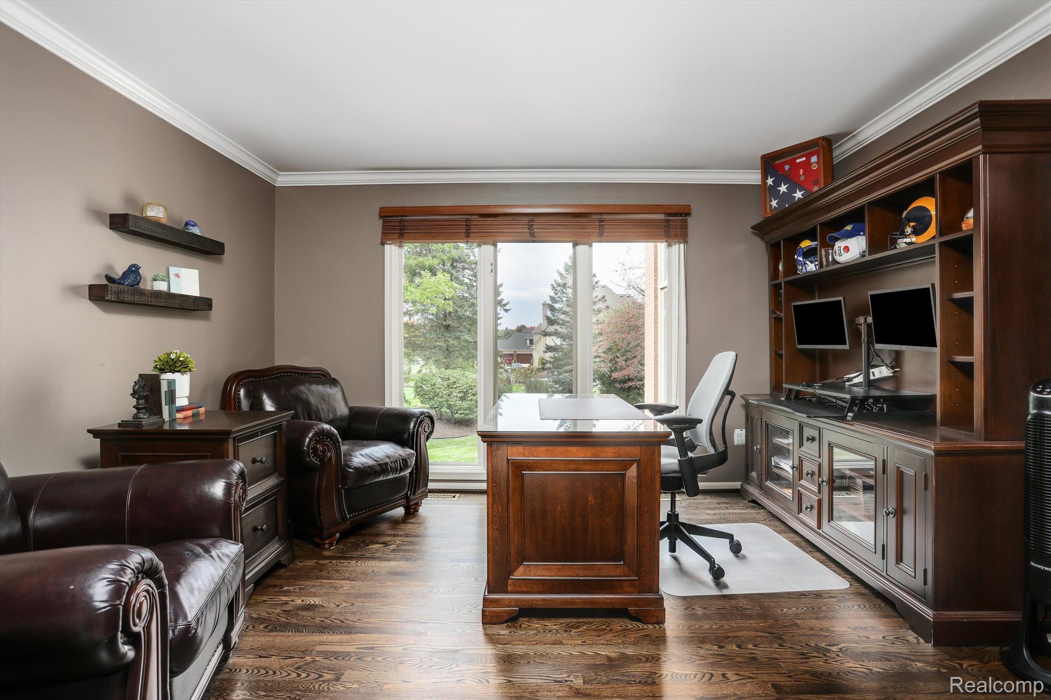 4214 Oak Tree Circle