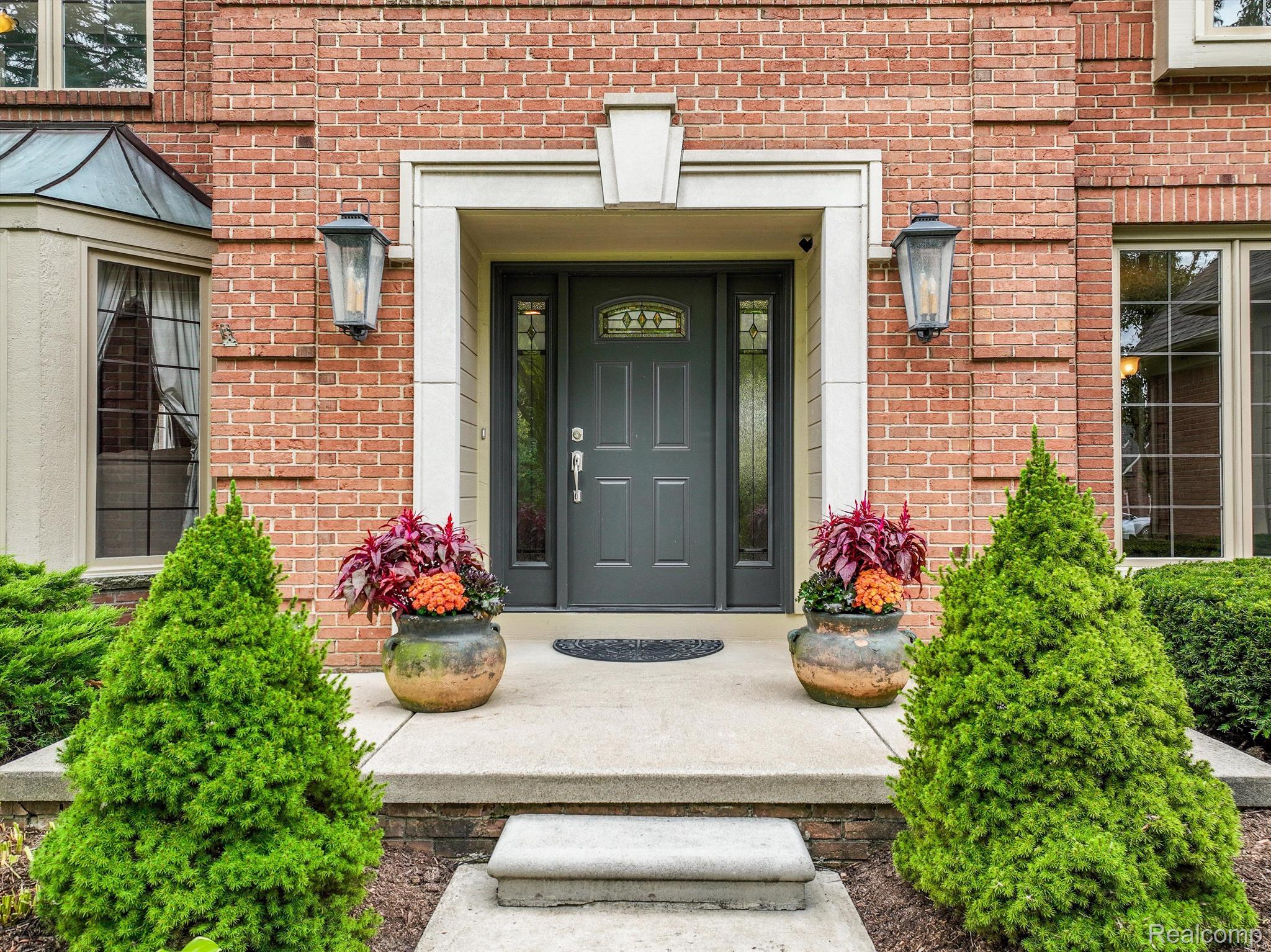 4214 Oak Tree Circle